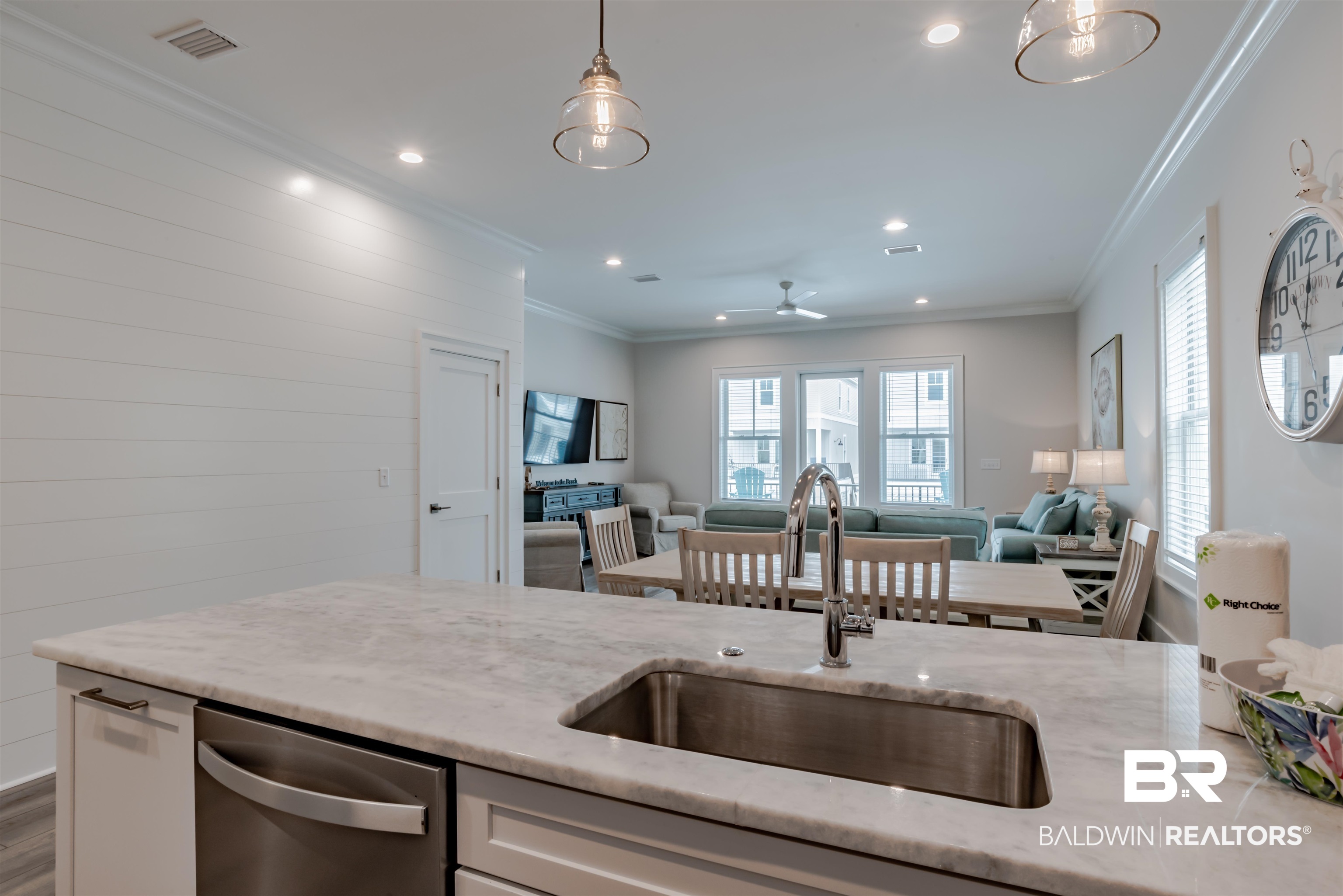 1592 W Beach Boulevard Unit: GG