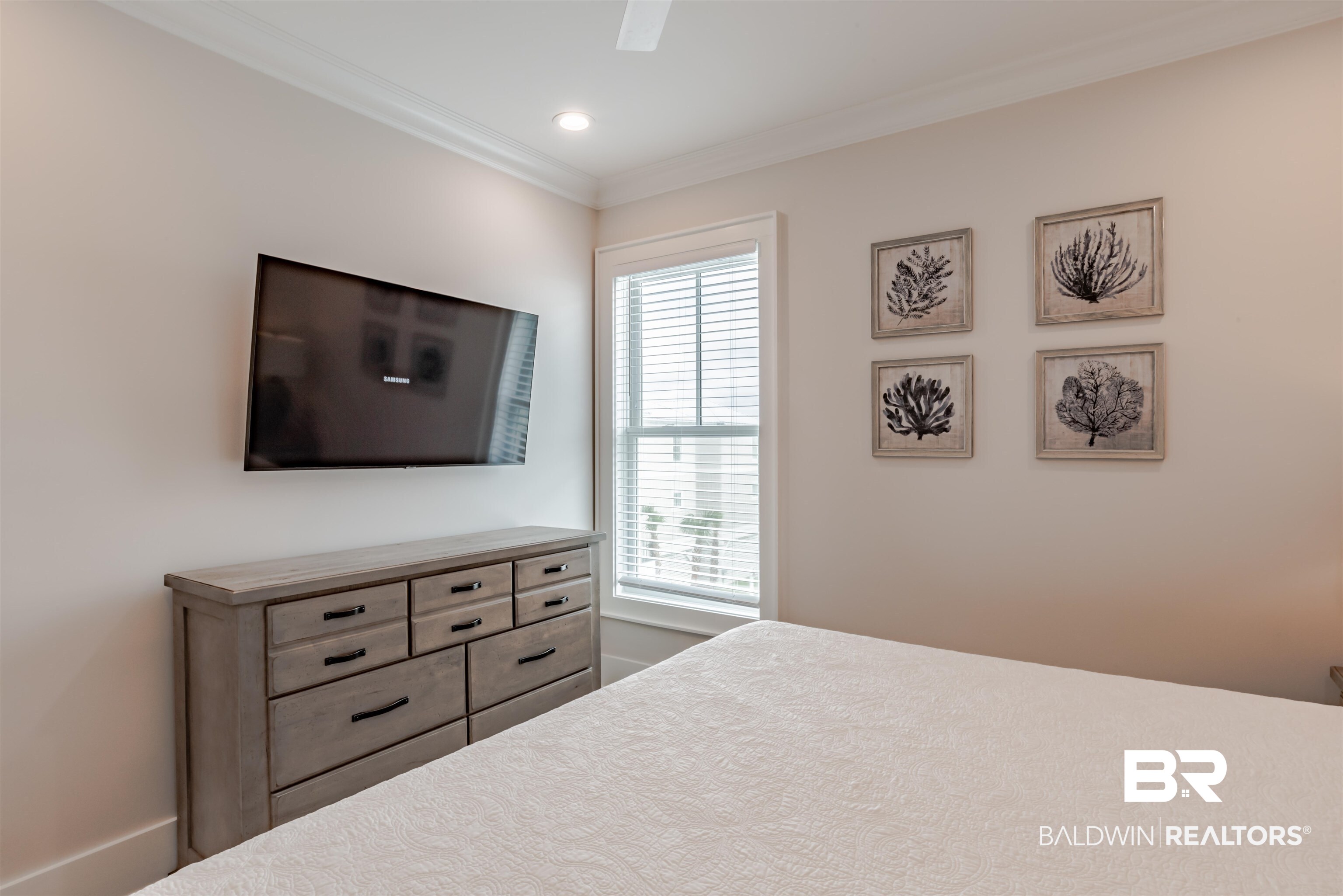 1592 W Beach Boulevard Unit: GG