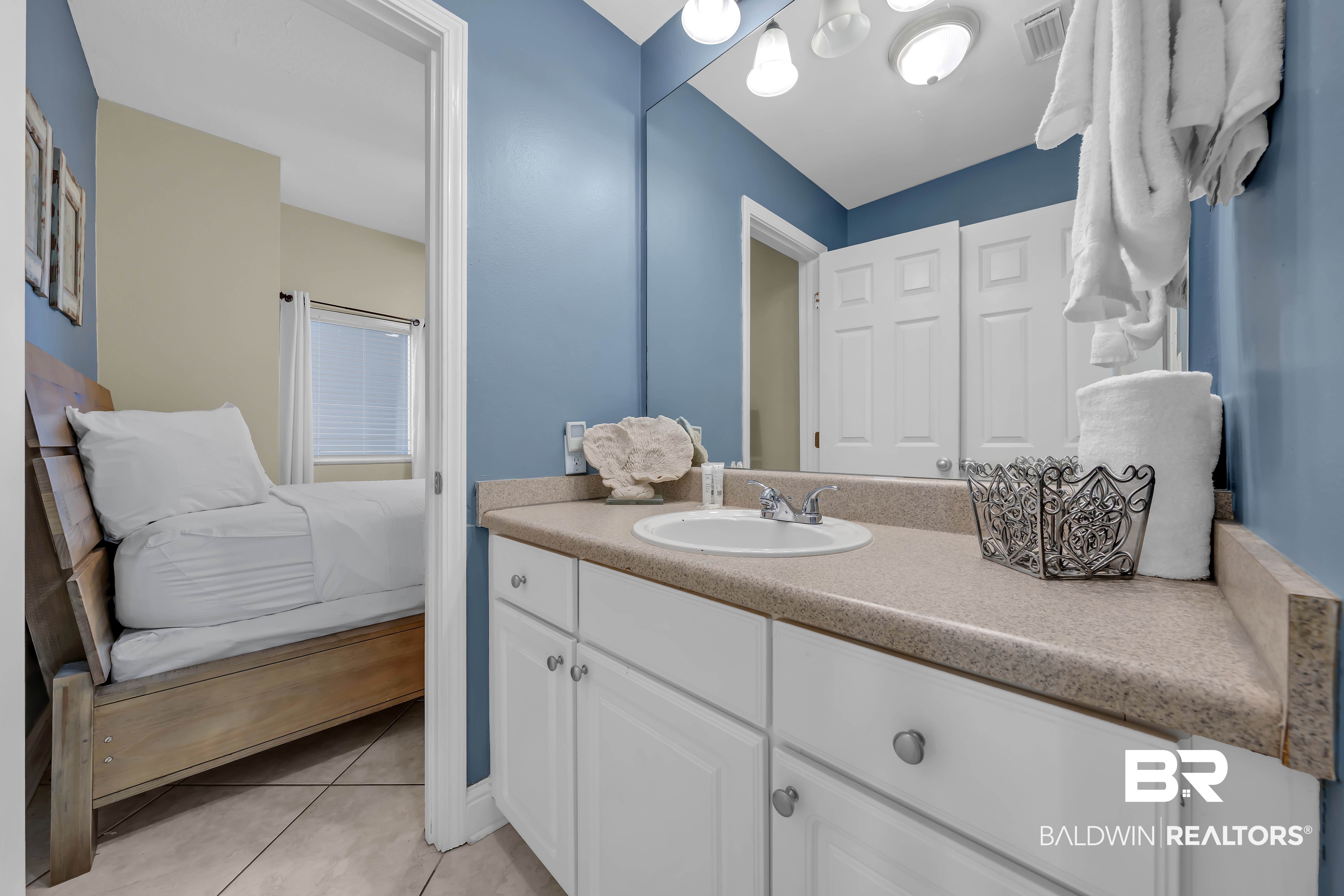 455 E Beach Boulevard UNIT 1201