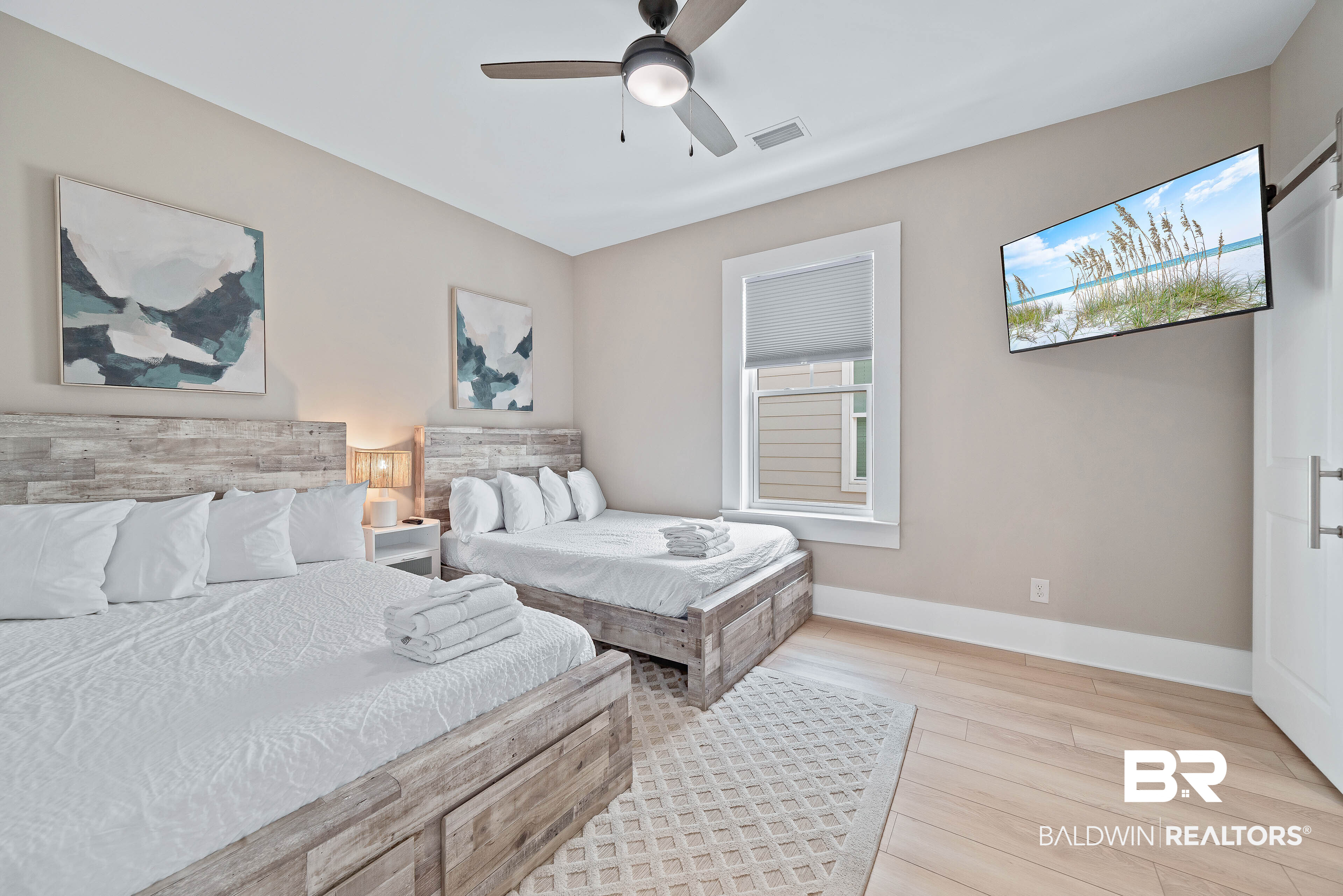 951 W Lagoon Avenue UNIT M