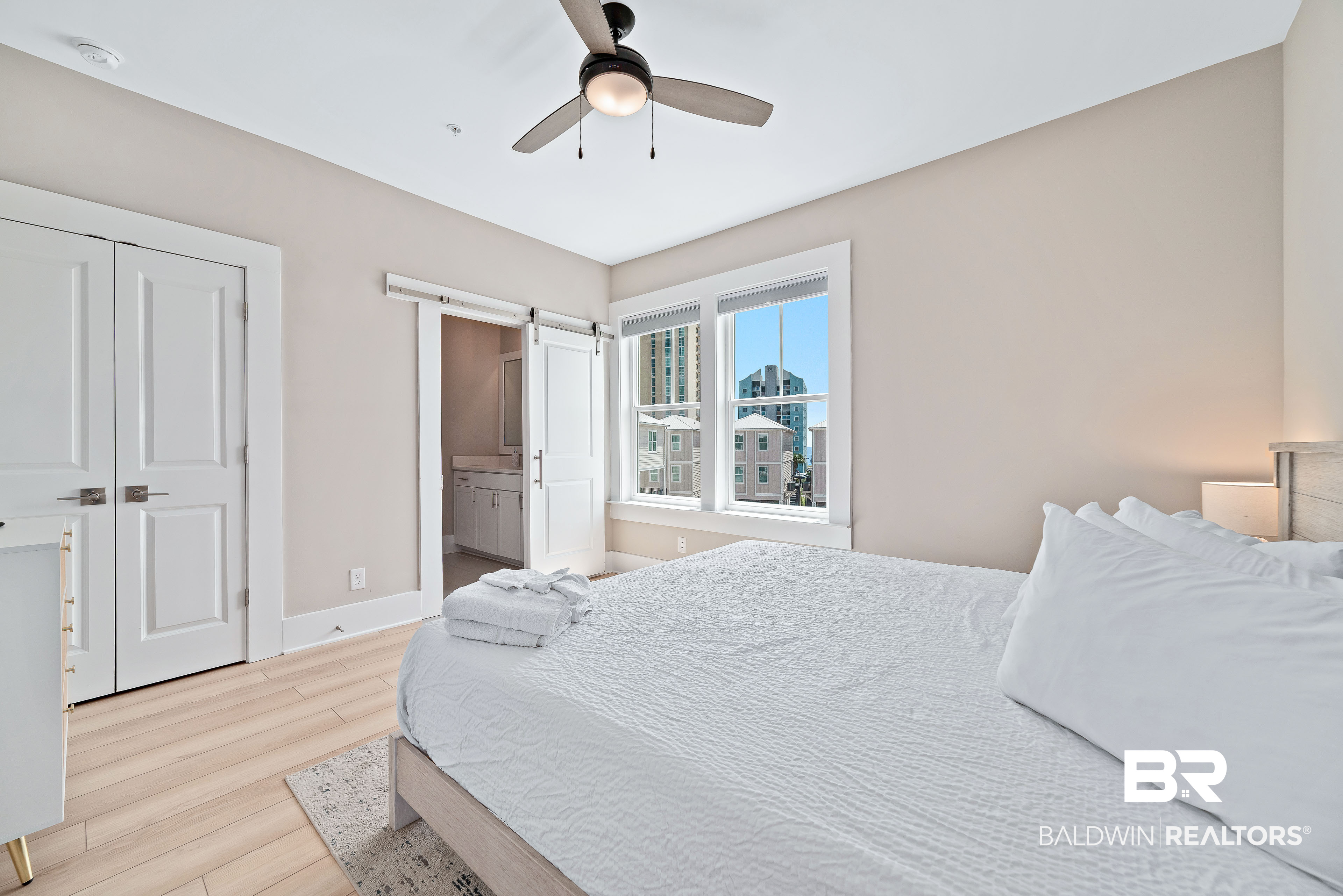 951 W Lagoon Avenue UNIT M