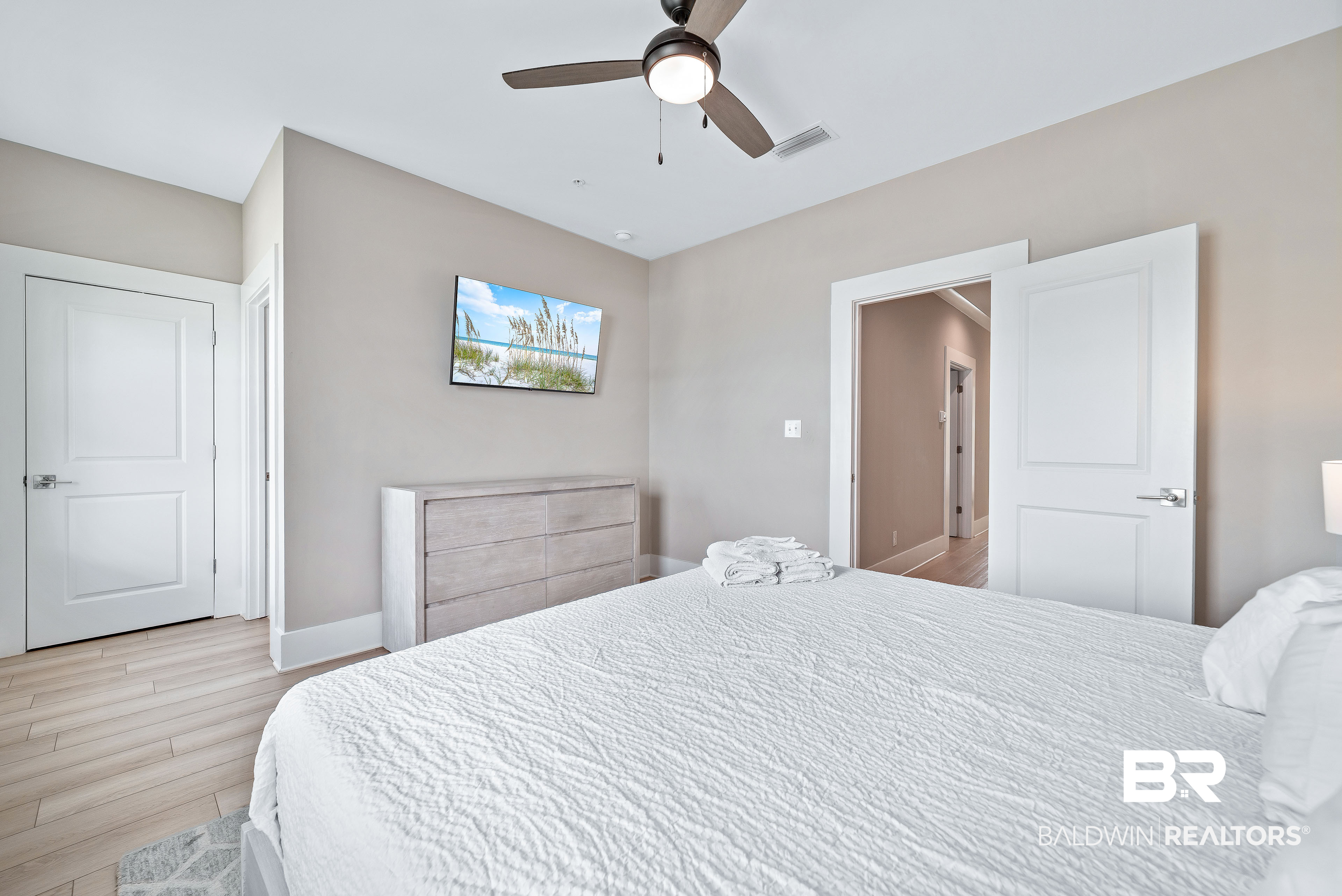 951 W Lagoon Avenue UNIT M