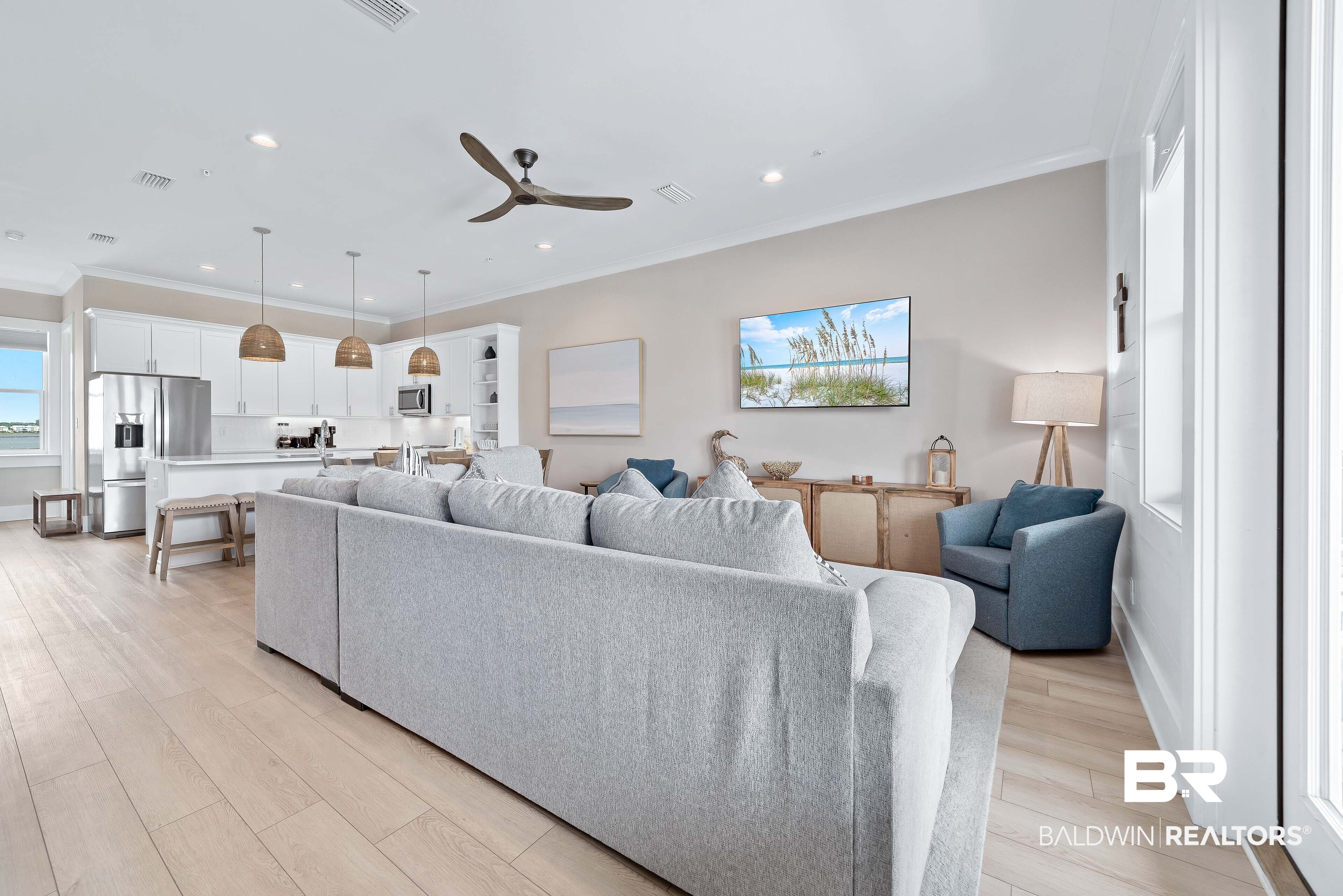 951 W Lagoon Avenue UNIT M