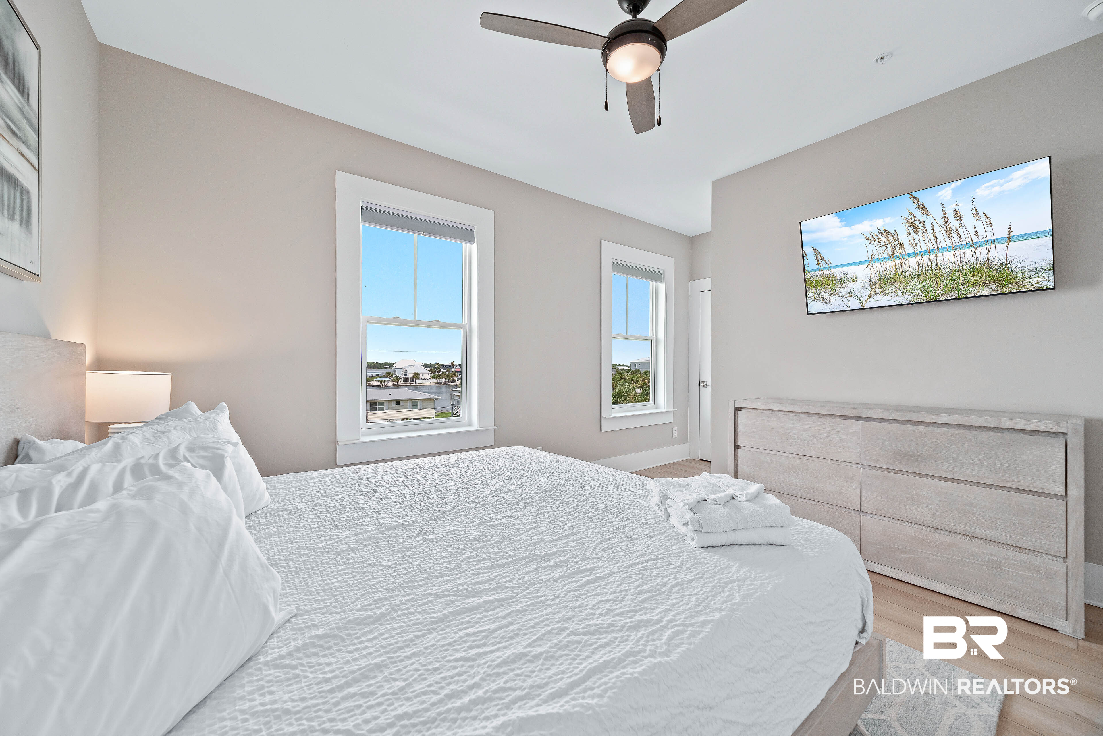 951 W Lagoon Avenue UNIT M