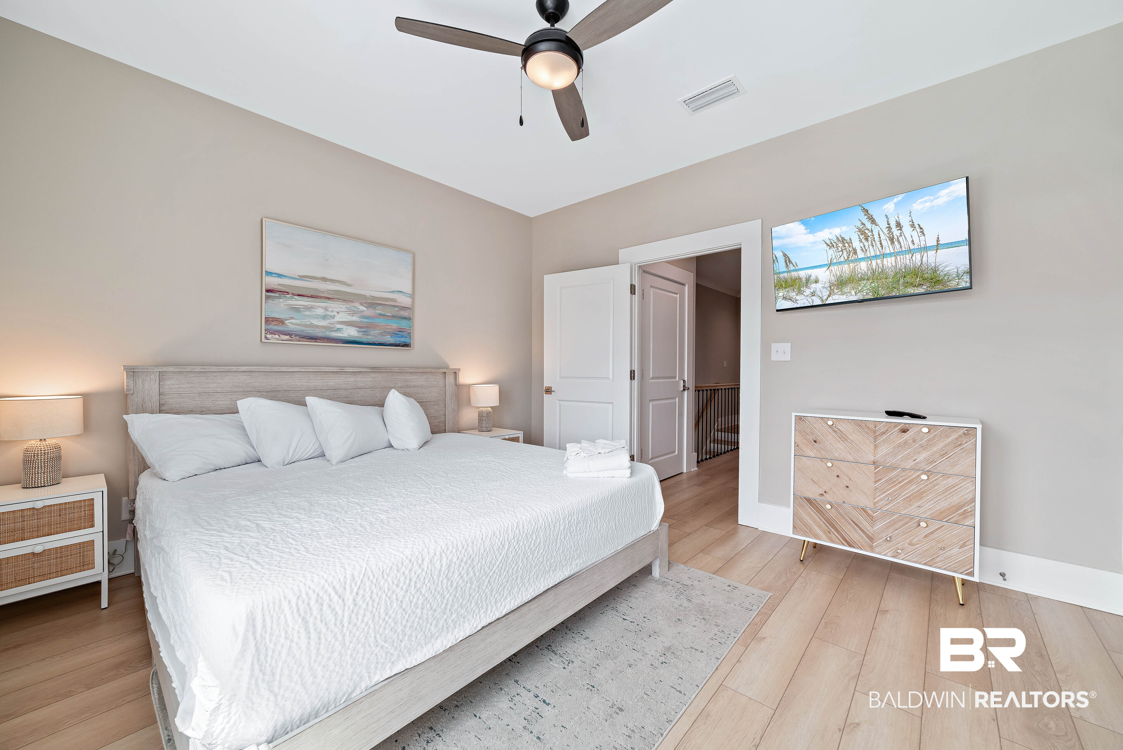 951 W Lagoon Avenue UNIT M
