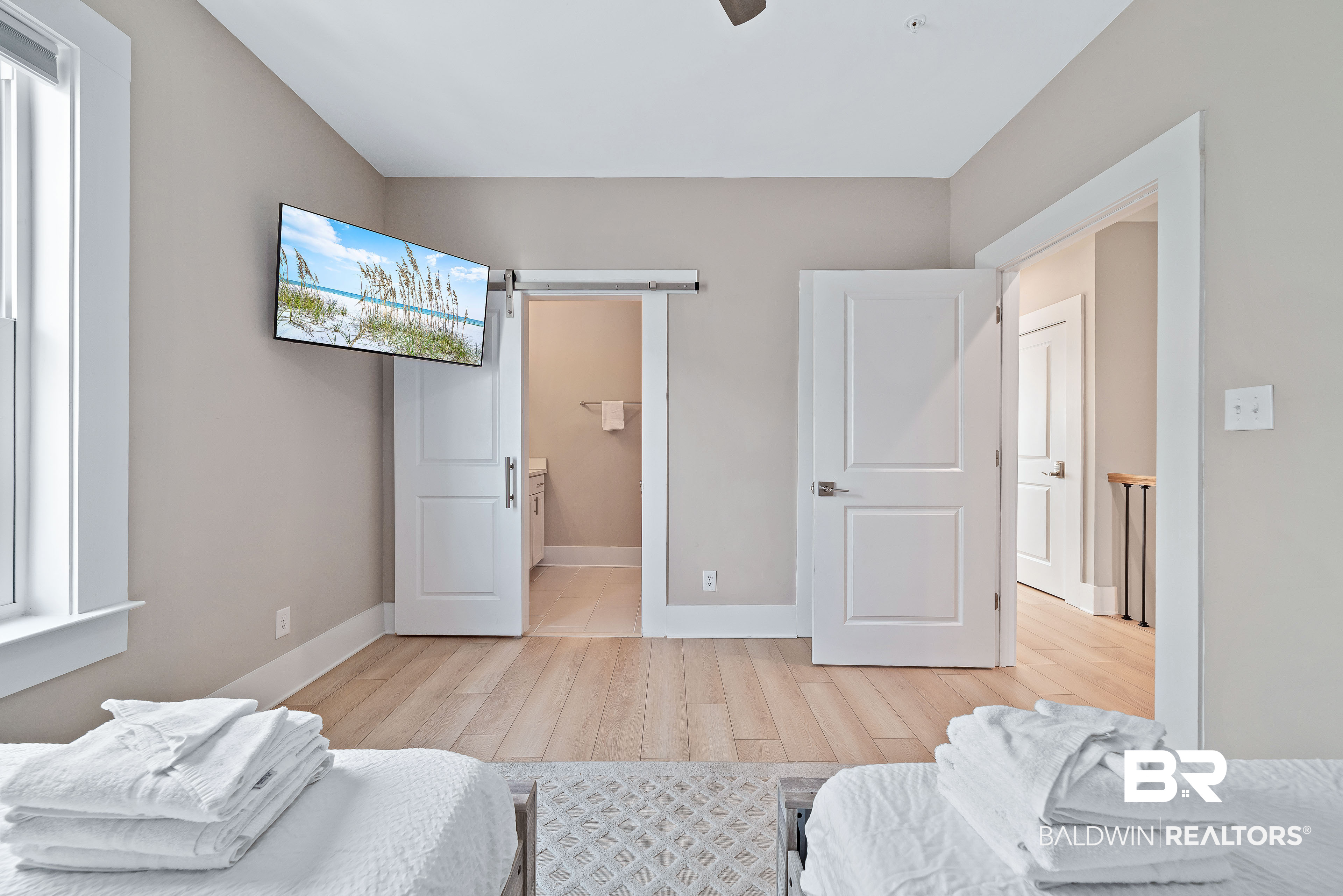 951 W Lagoon Avenue UNIT M