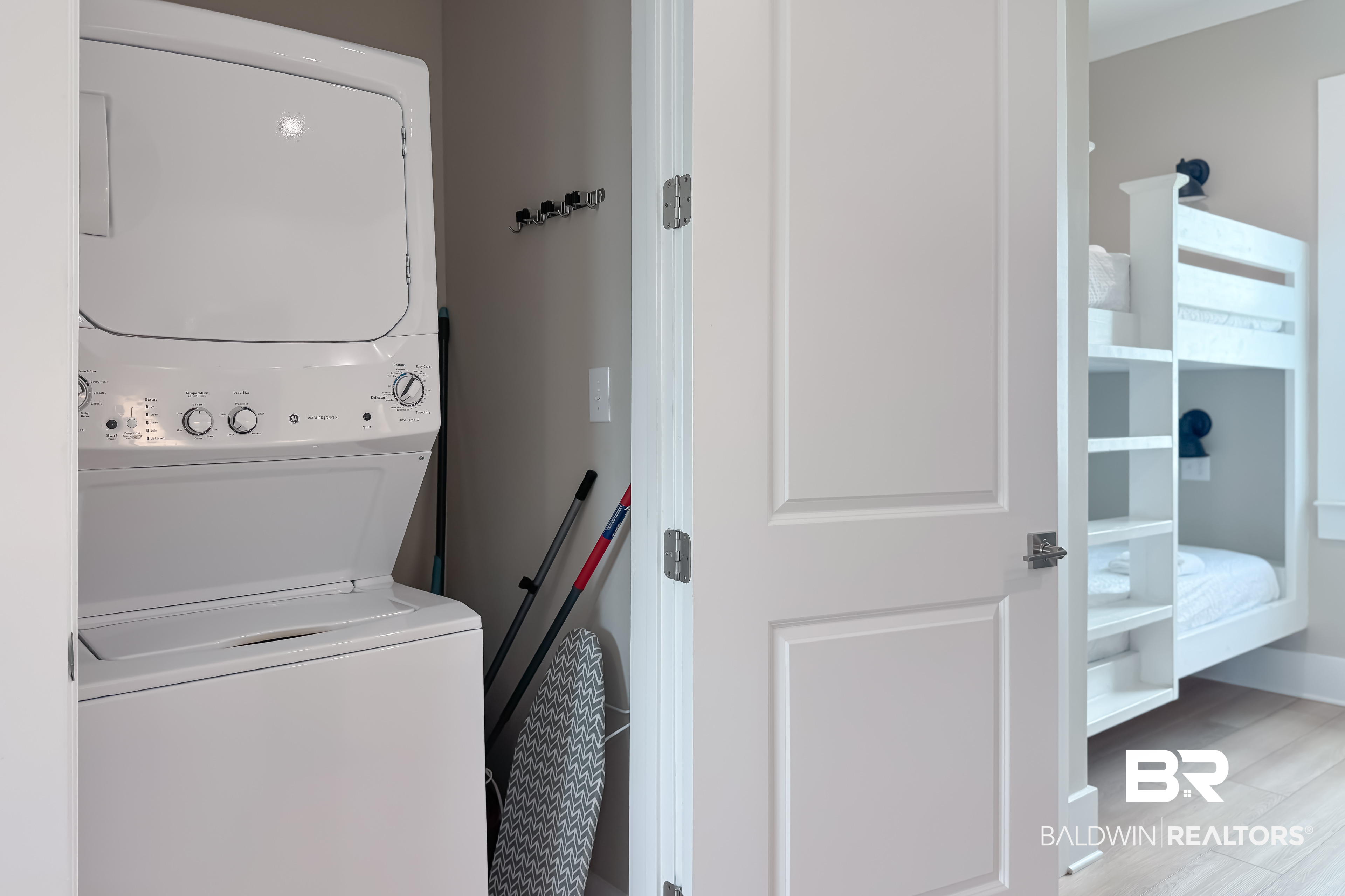 951 W Lagoon Avenue UNIT M