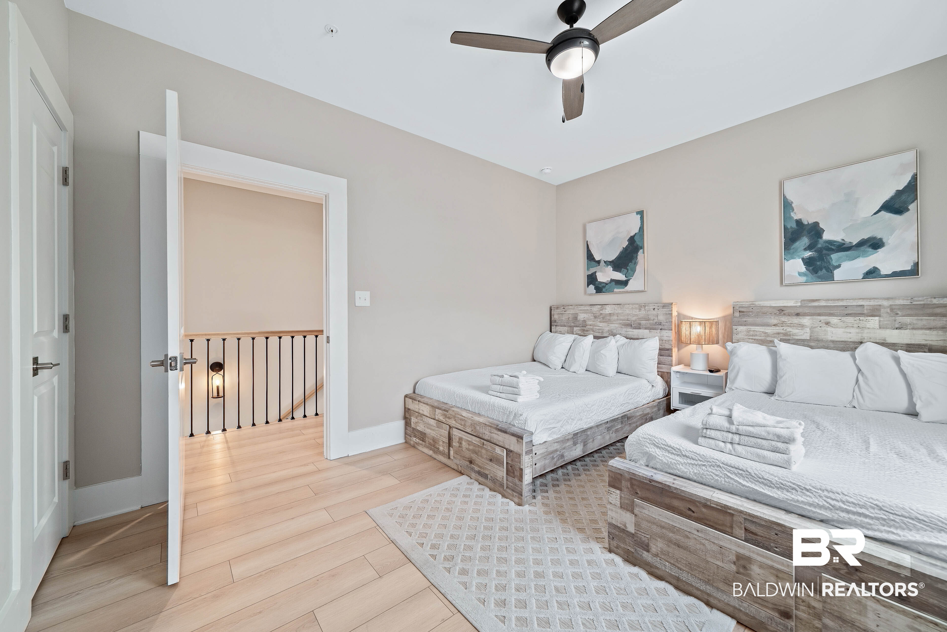 951 W Lagoon Avenue UNIT M
