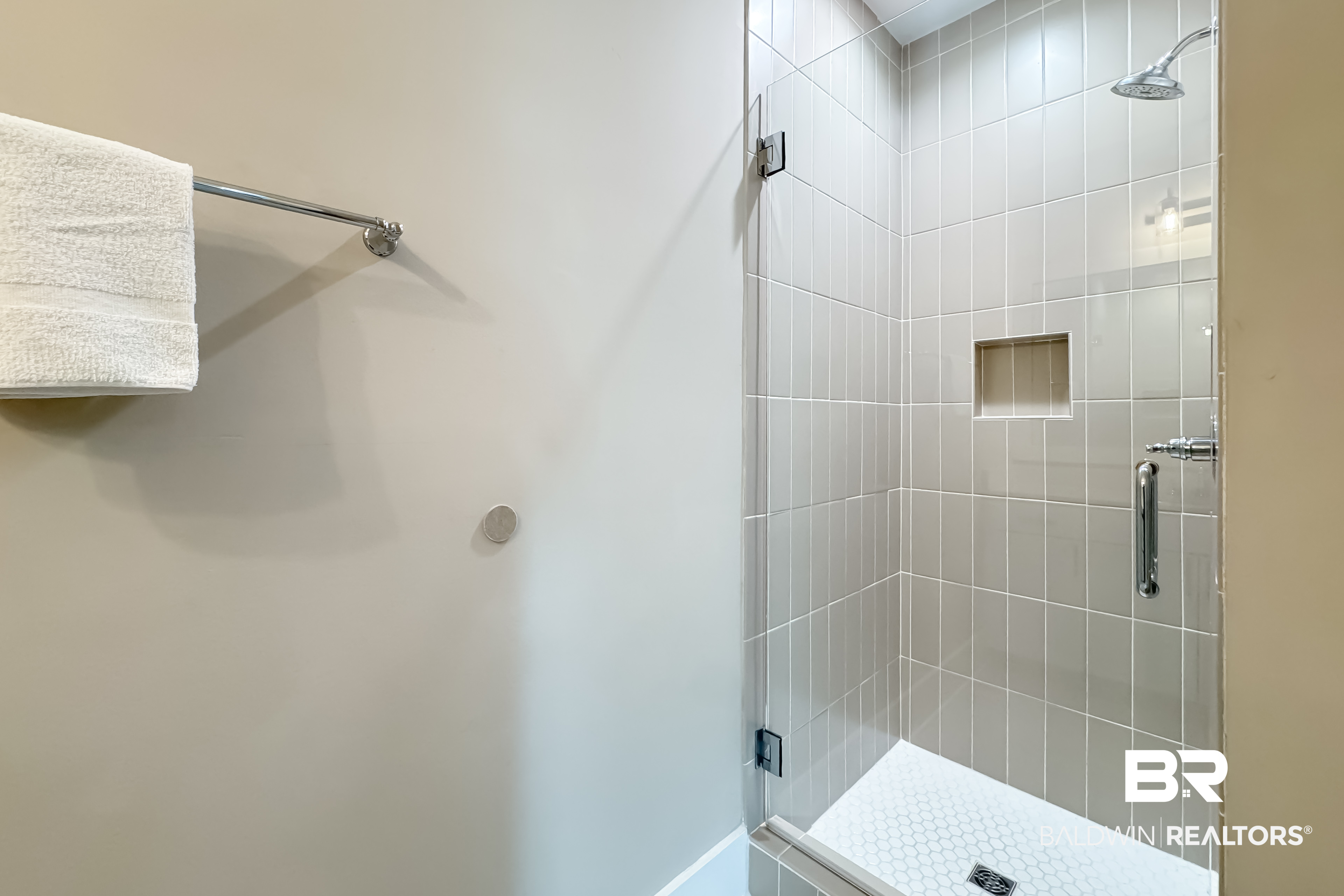951 W Lagoon Avenue UNIT M