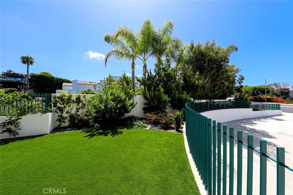 3918 E Coast Highway