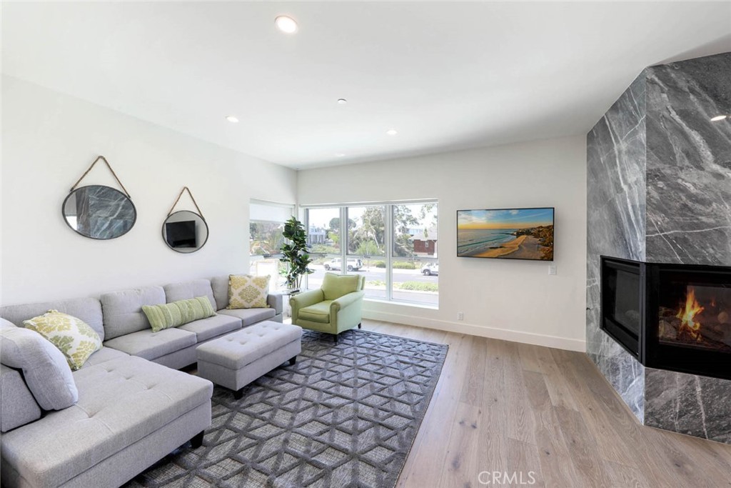 3918 E Coast Highway