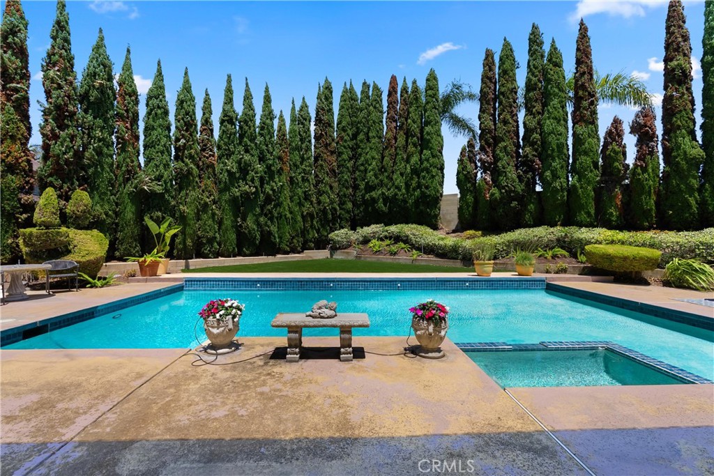 6971 Garden Circle