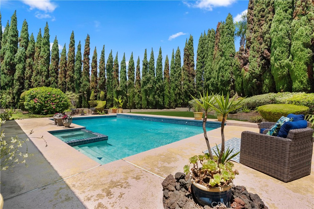 6971 Garden Circle