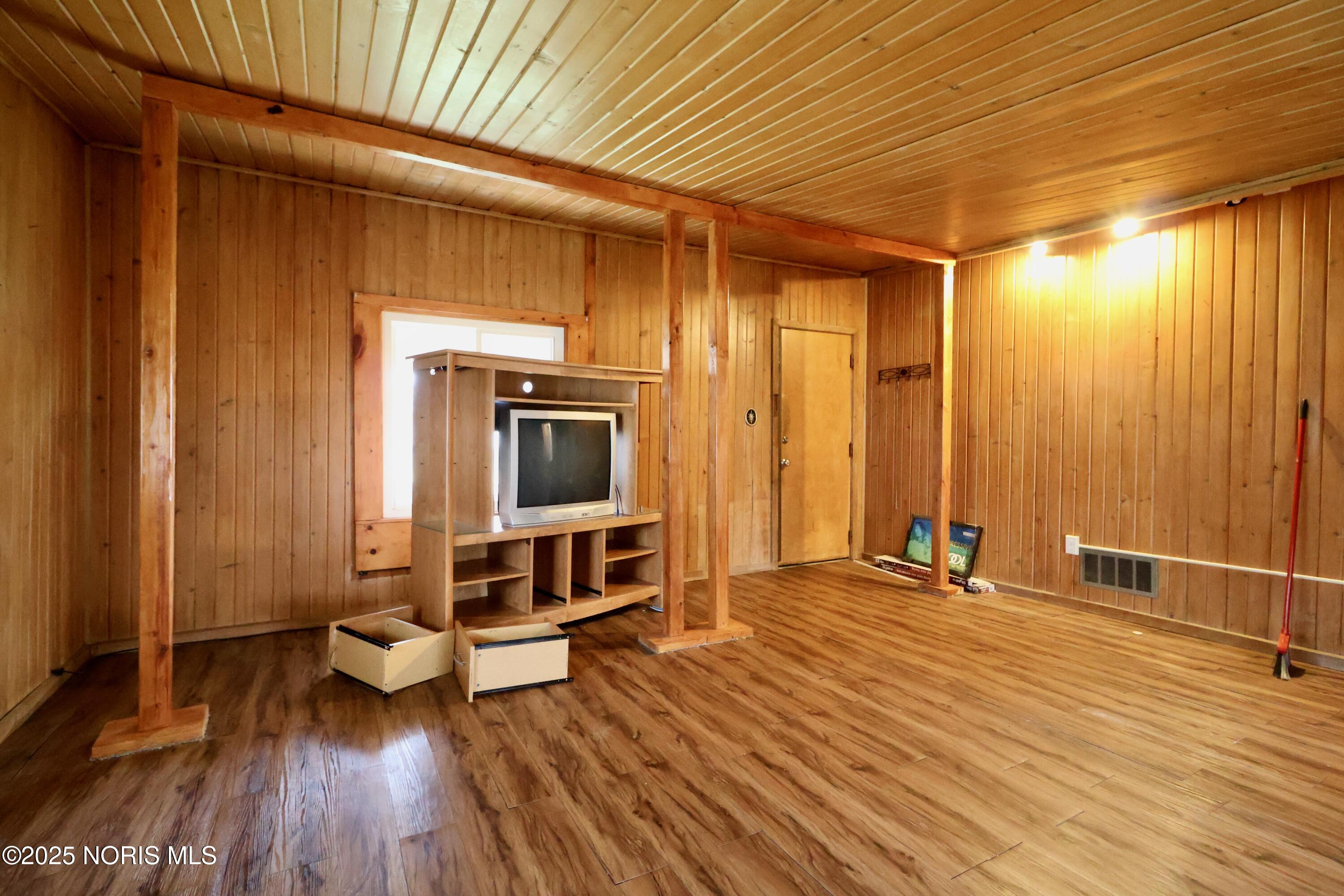 3334 Thelma Drive