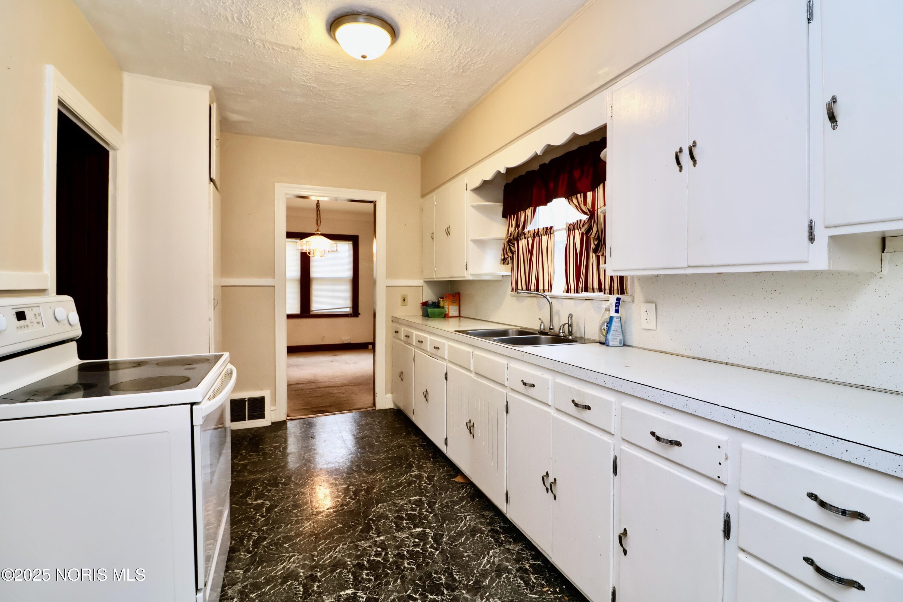 3334 Thelma Drive