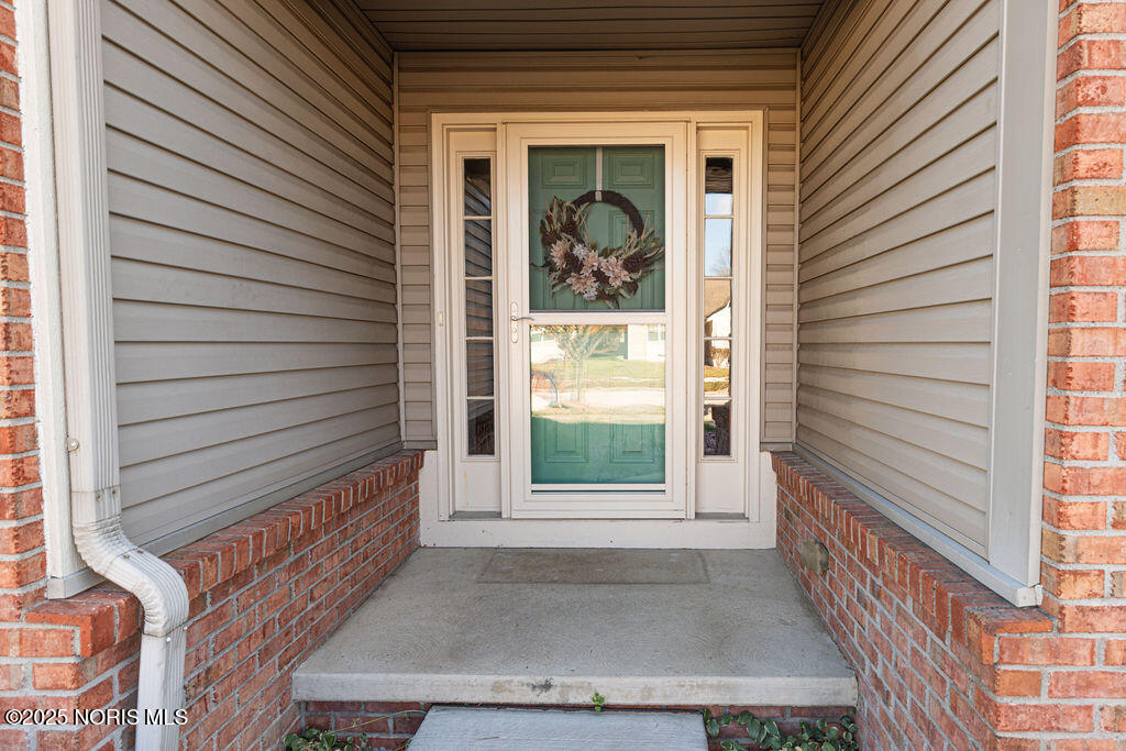 1566 N Redhawk Drive