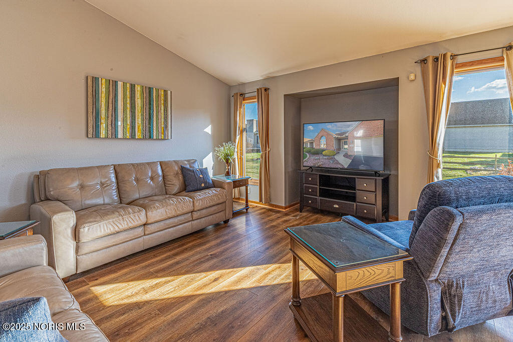 1566 N Redhawk Drive