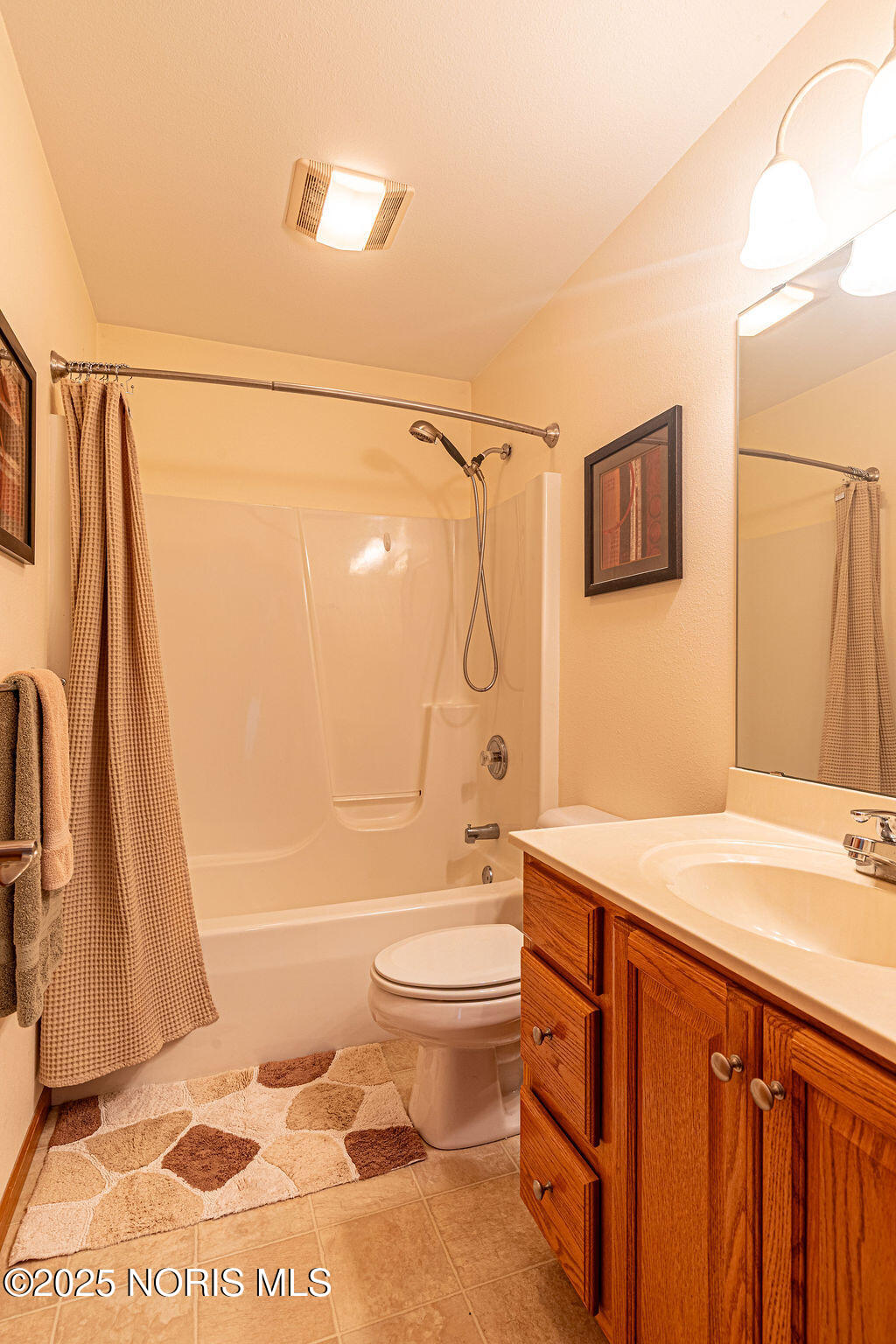 1566 N Redhawk Drive