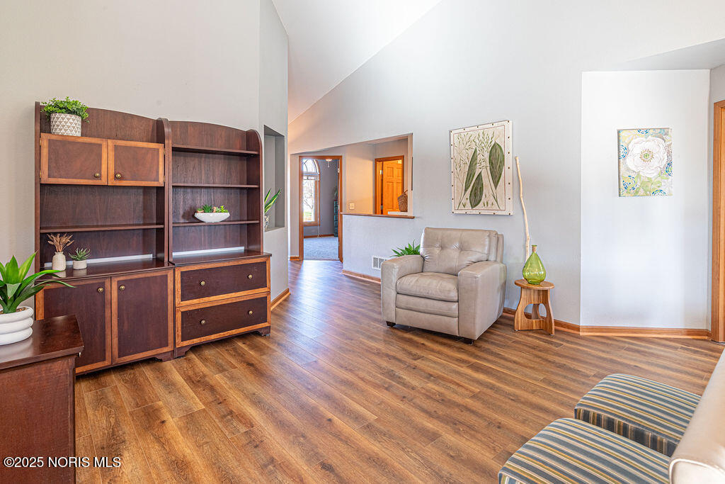 1566 N Redhawk Drive