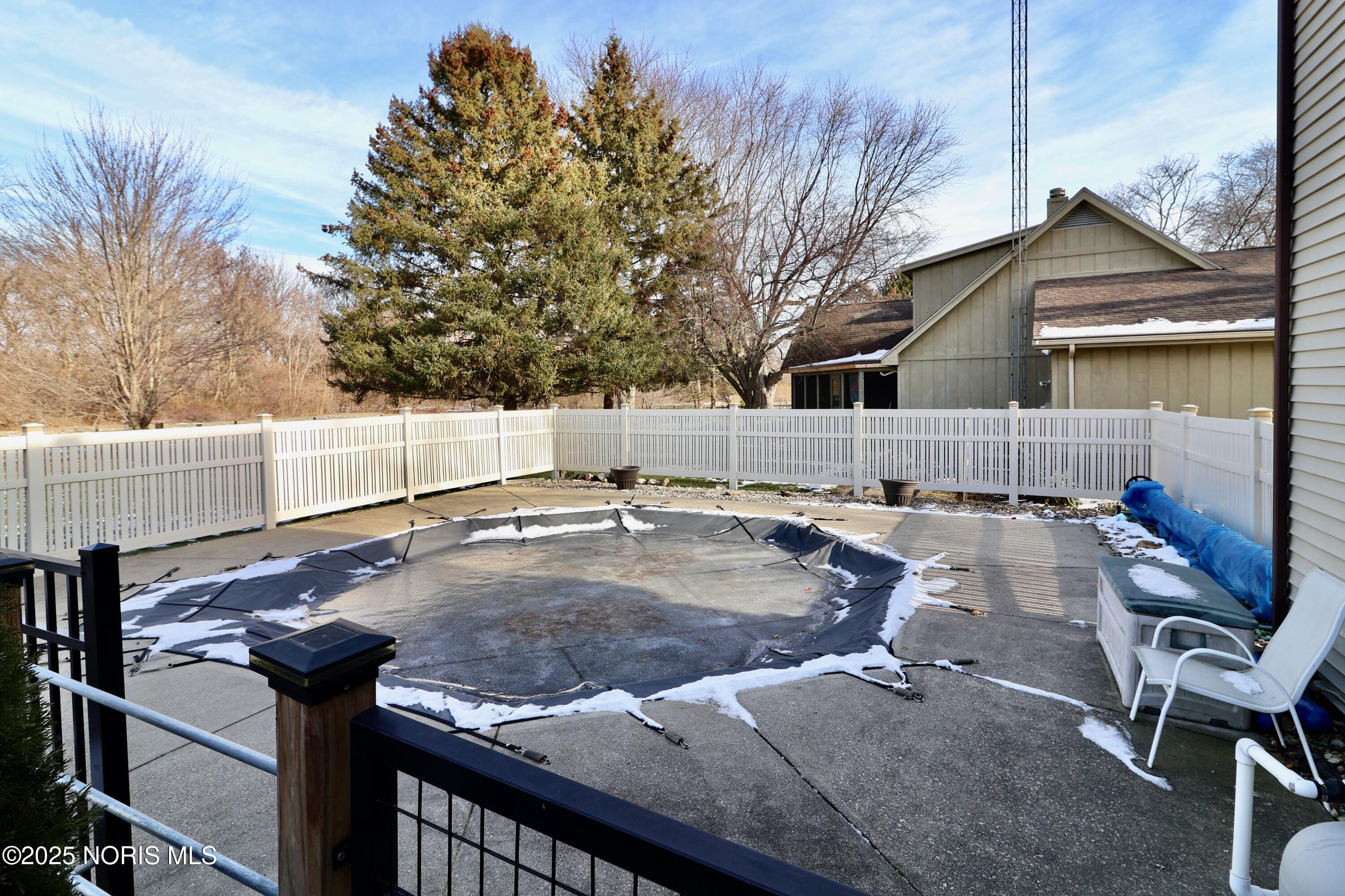 7070 Country Creek Road