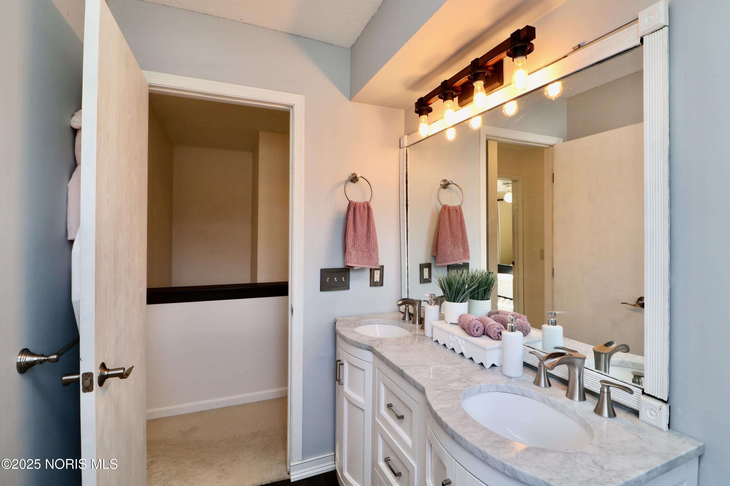 7070 Country Creek Road