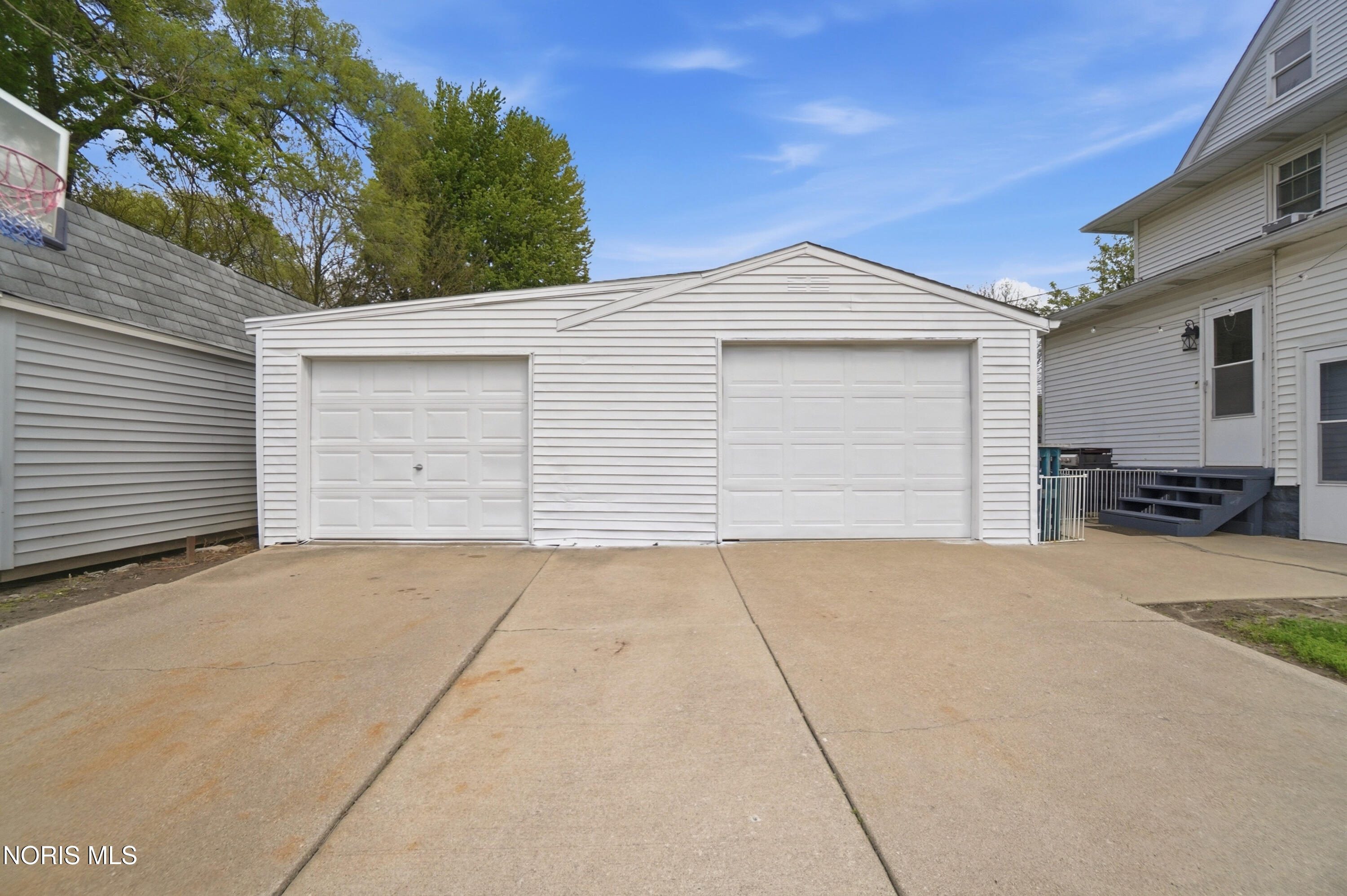 208 Dodge Street