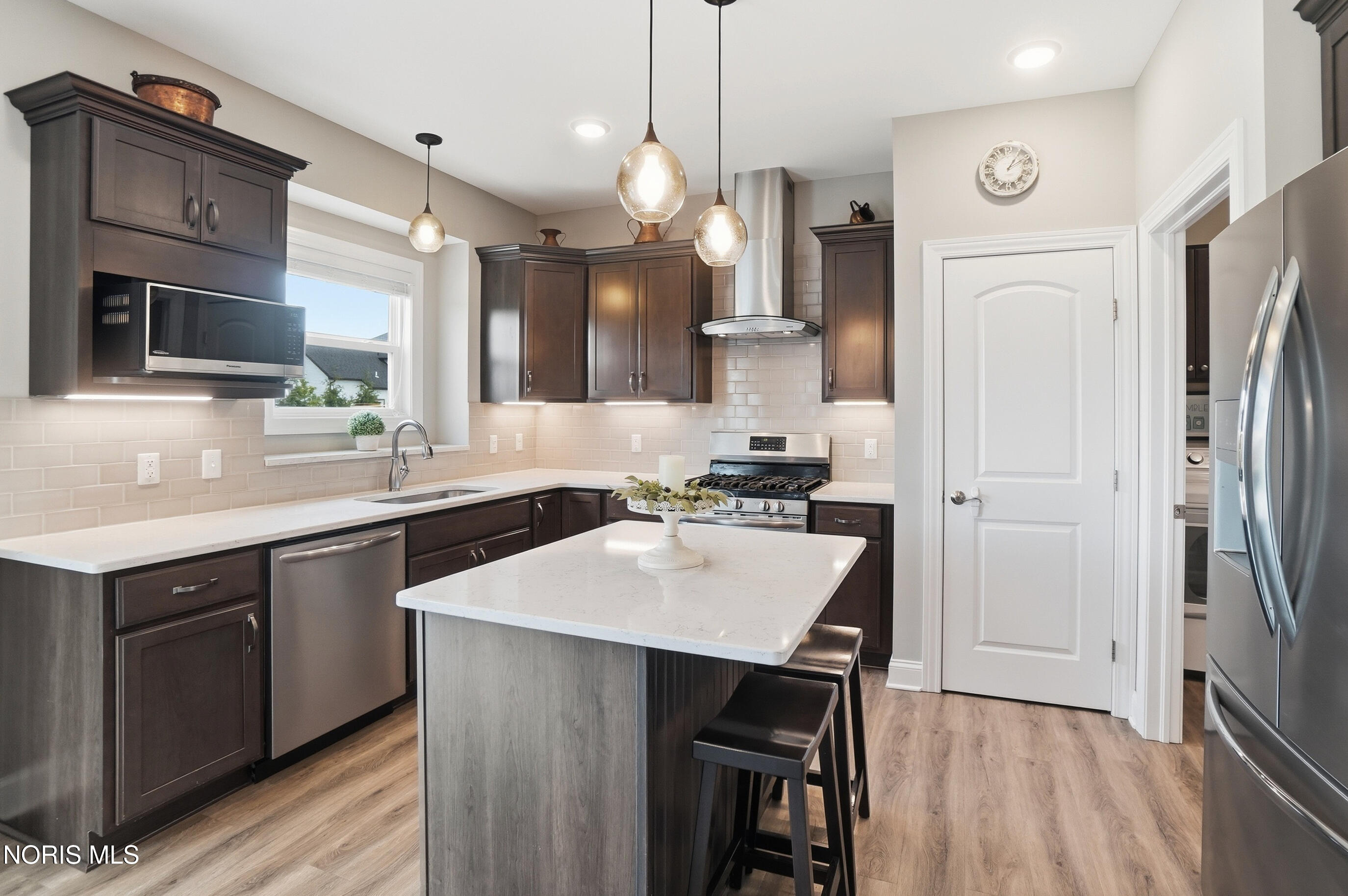 9751 Coopers Hawk Court