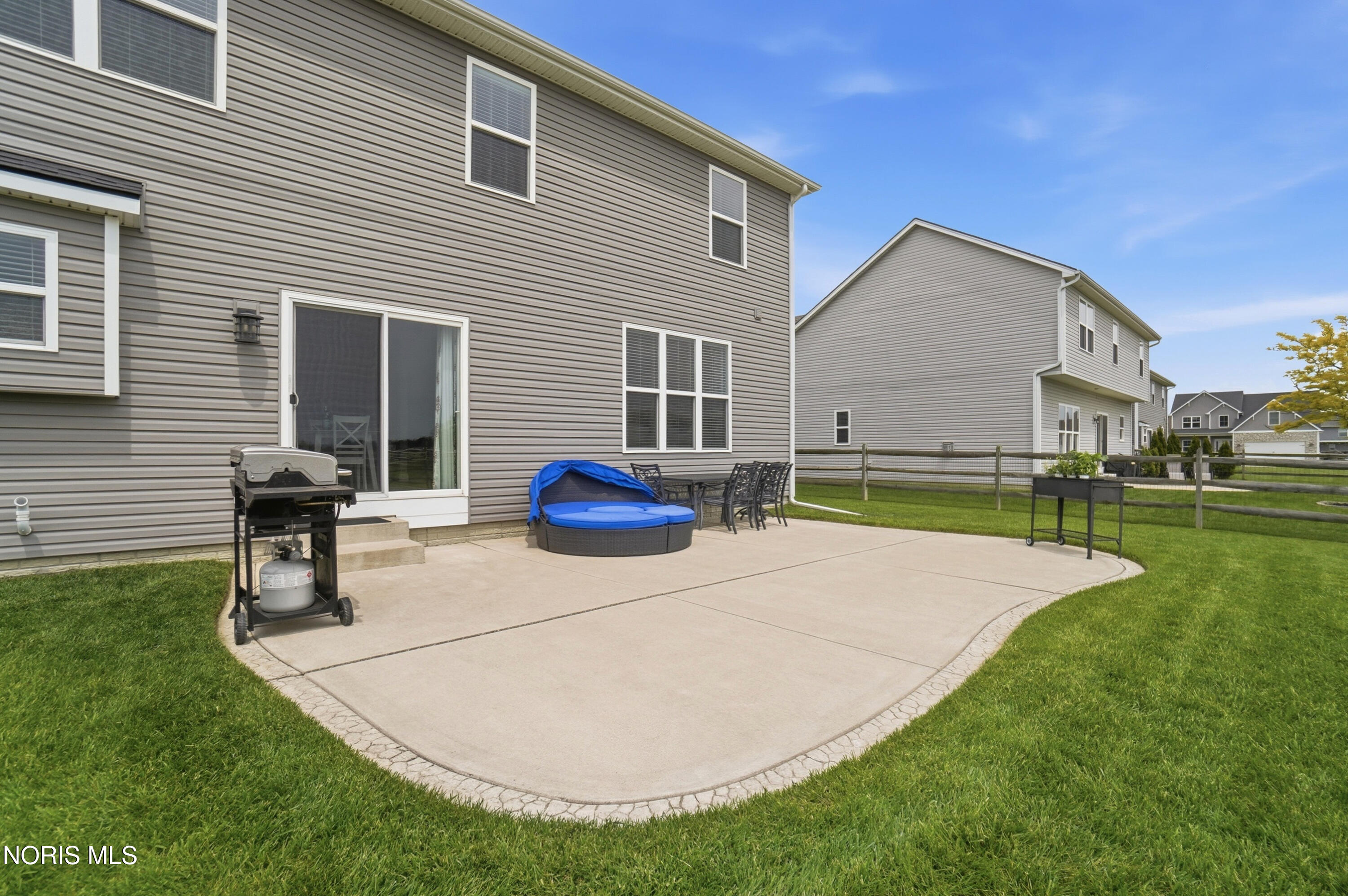 9751 Coopers Hawk Court