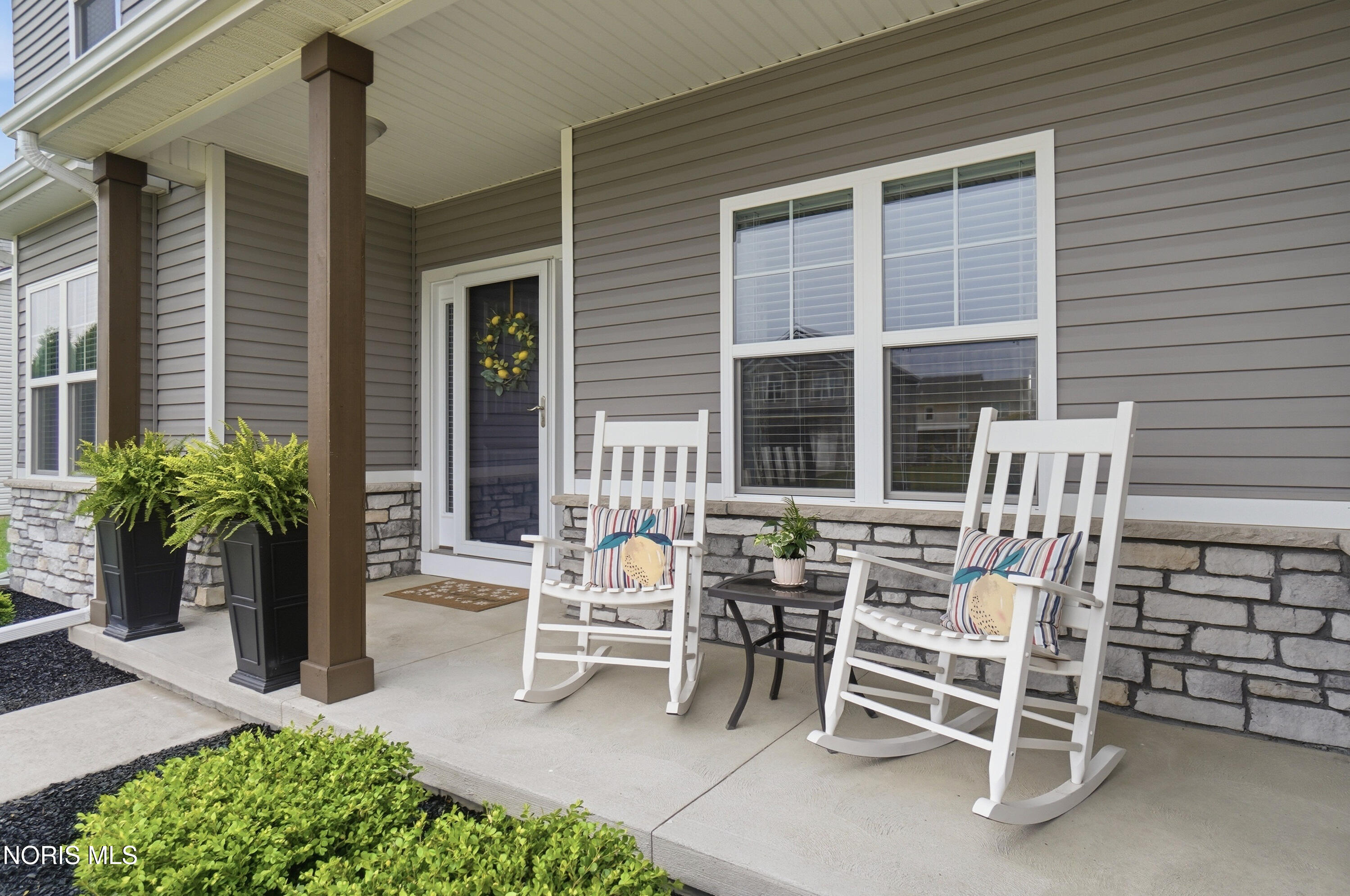 9751 Coopers Hawk Court