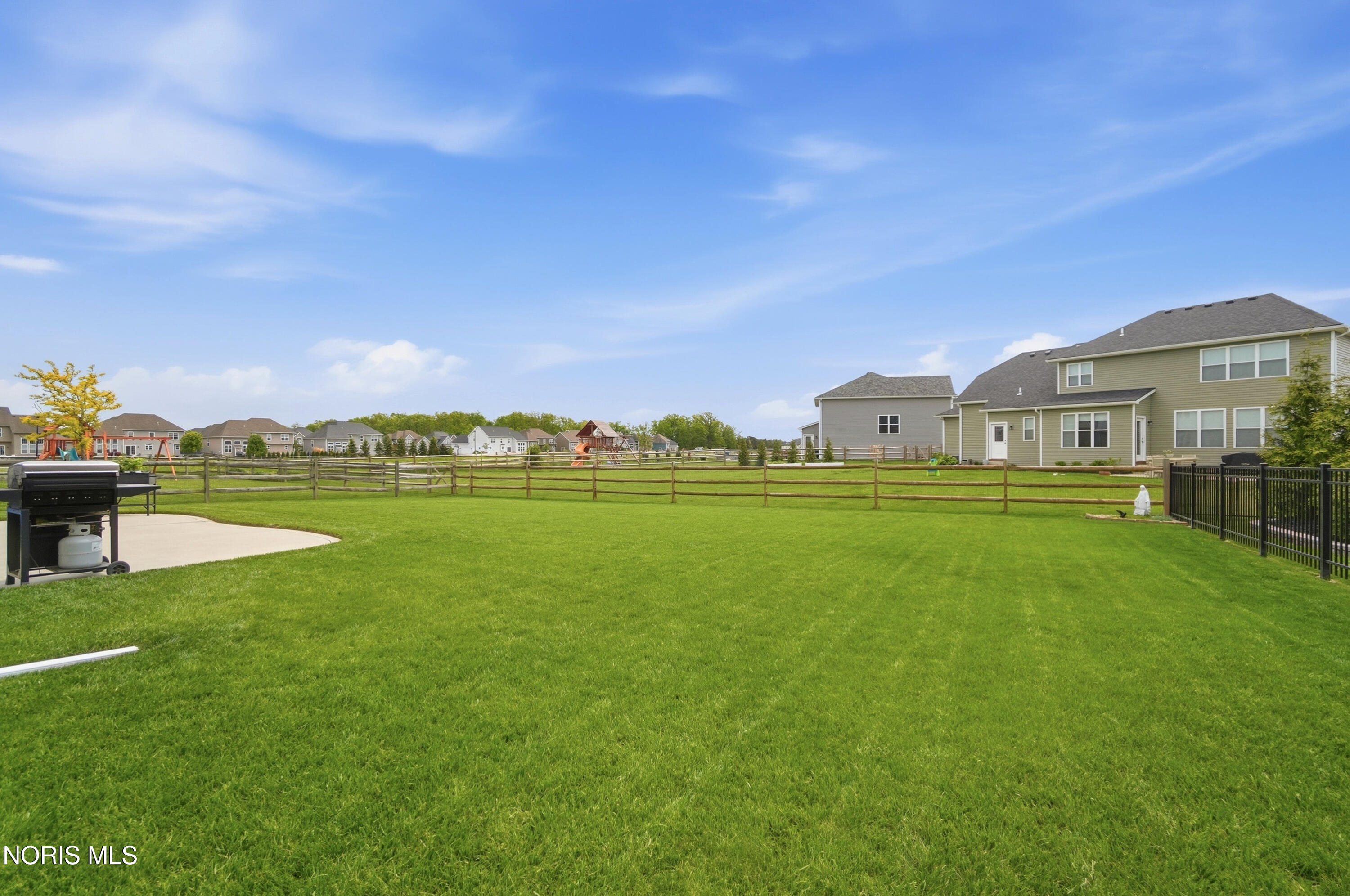 9751 Coopers Hawk Court