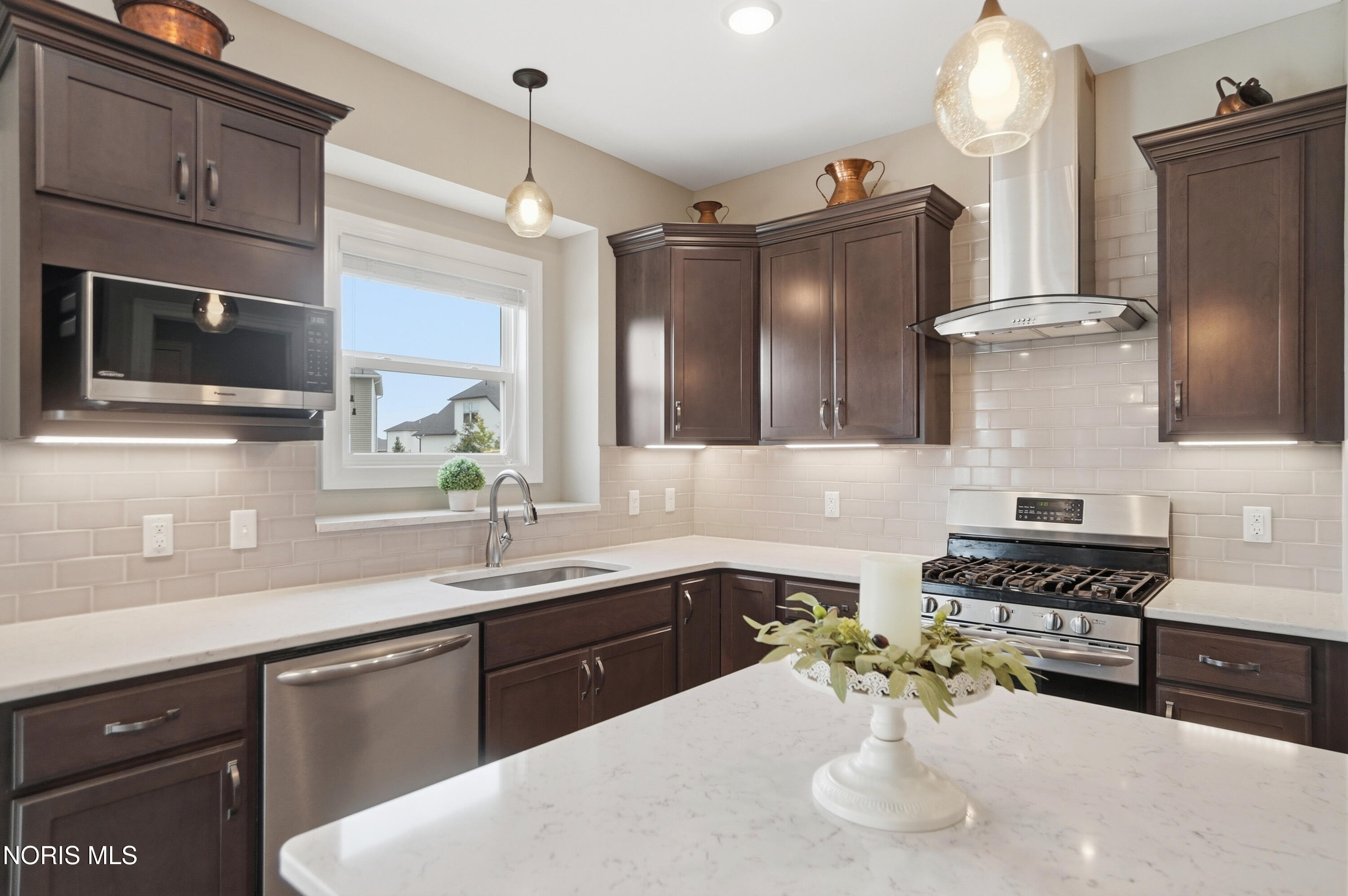9751 Coopers Hawk Court