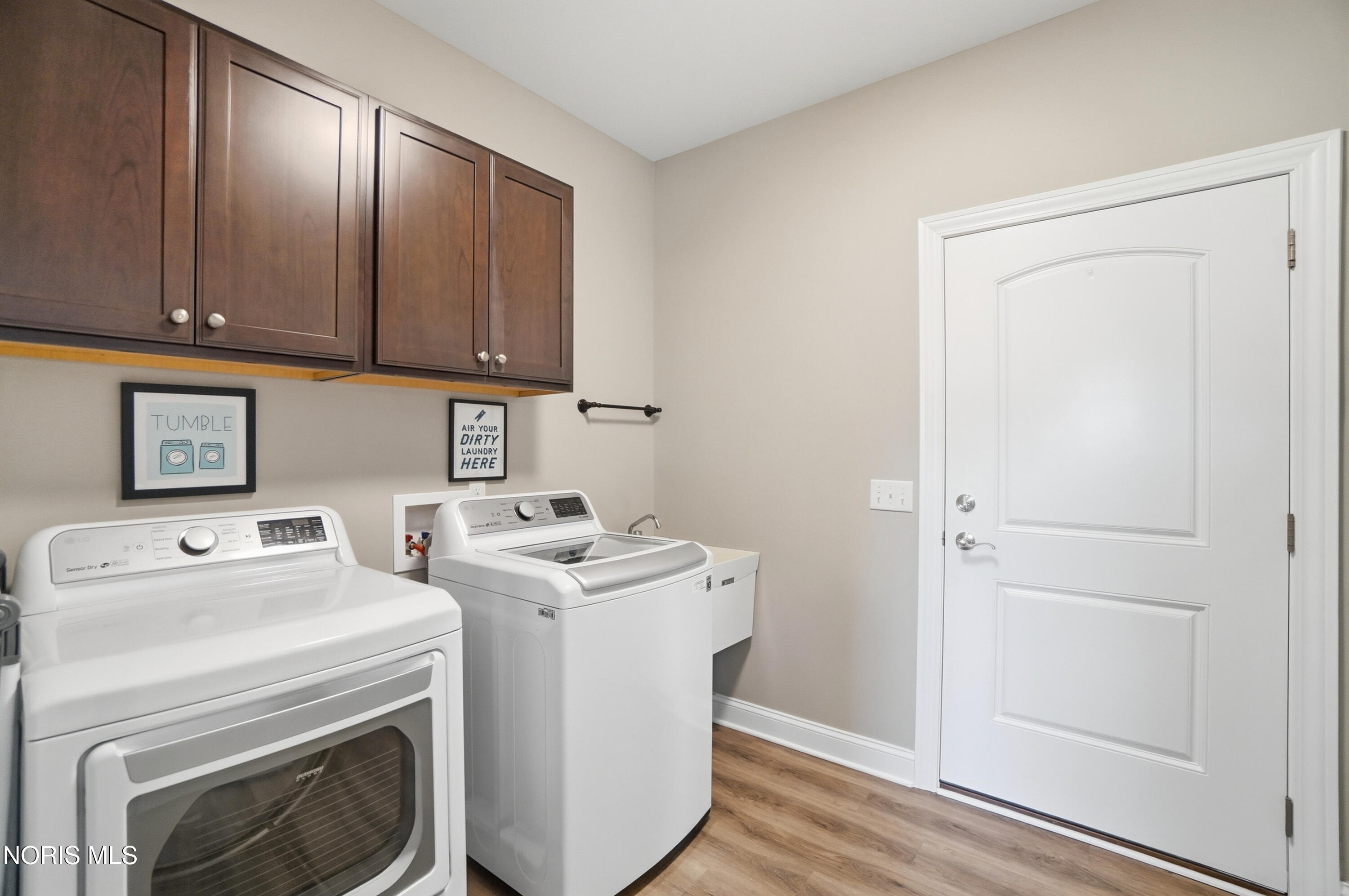 9751 Coopers Hawk Court