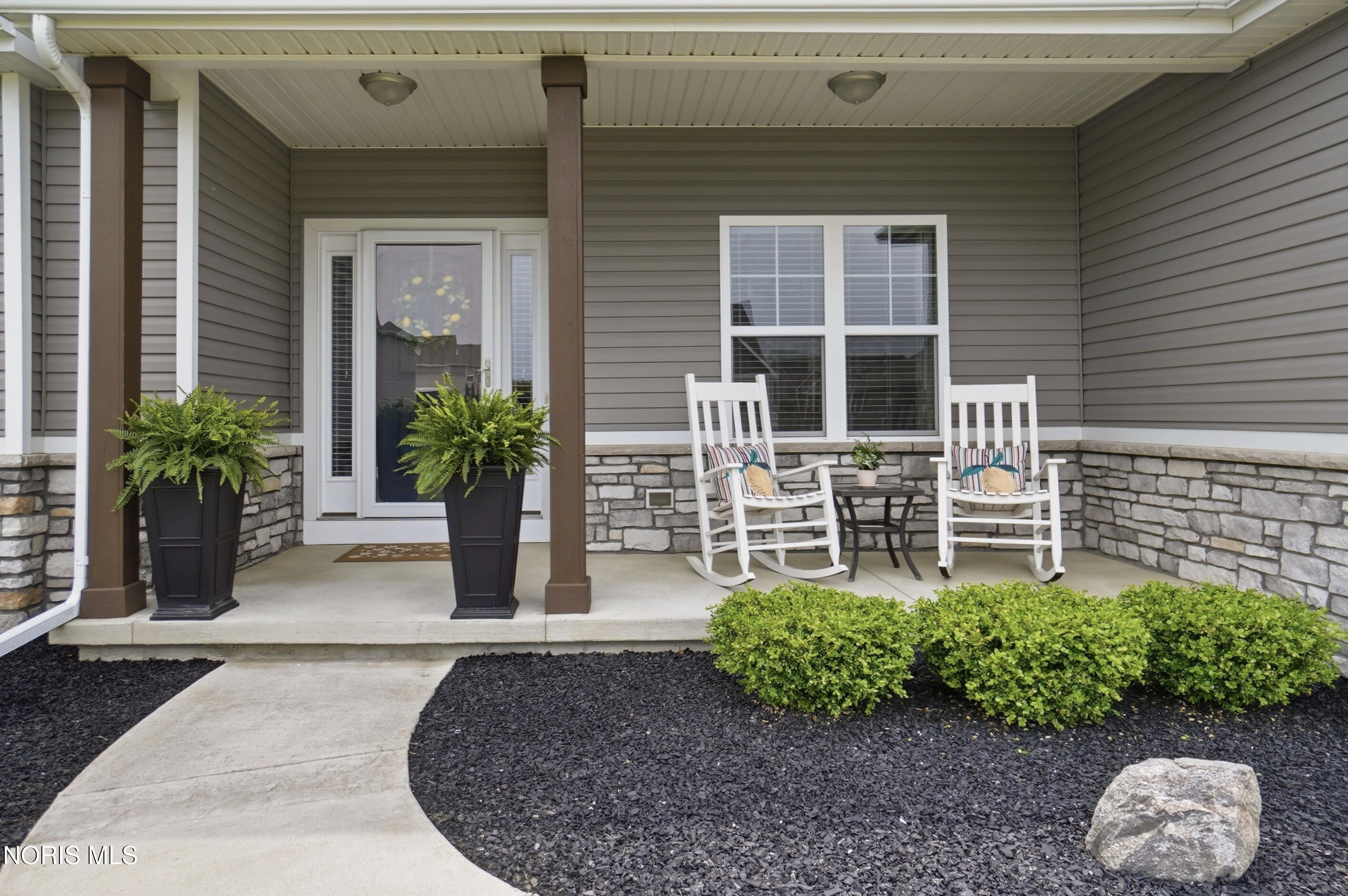 9751 Coopers Hawk Court