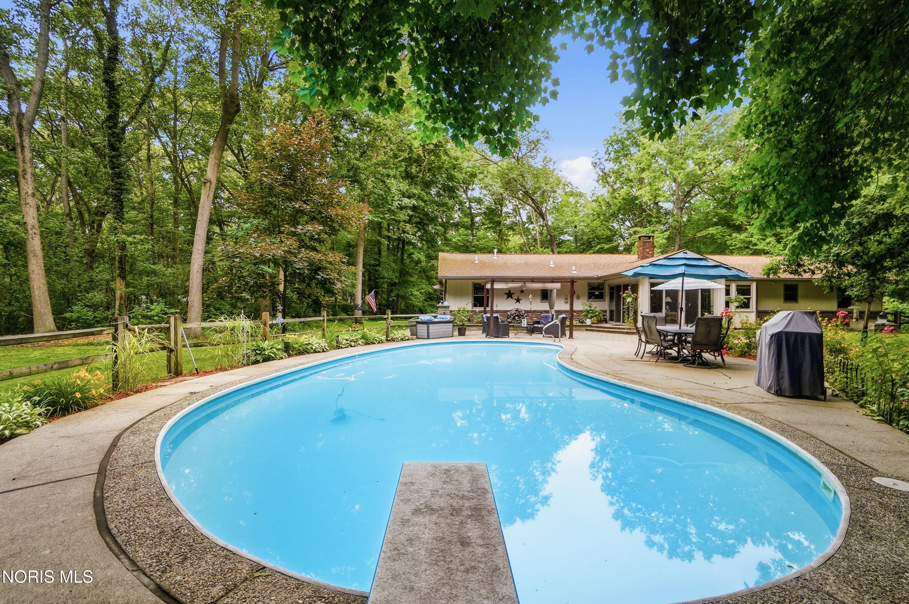 3855 La Plante Road