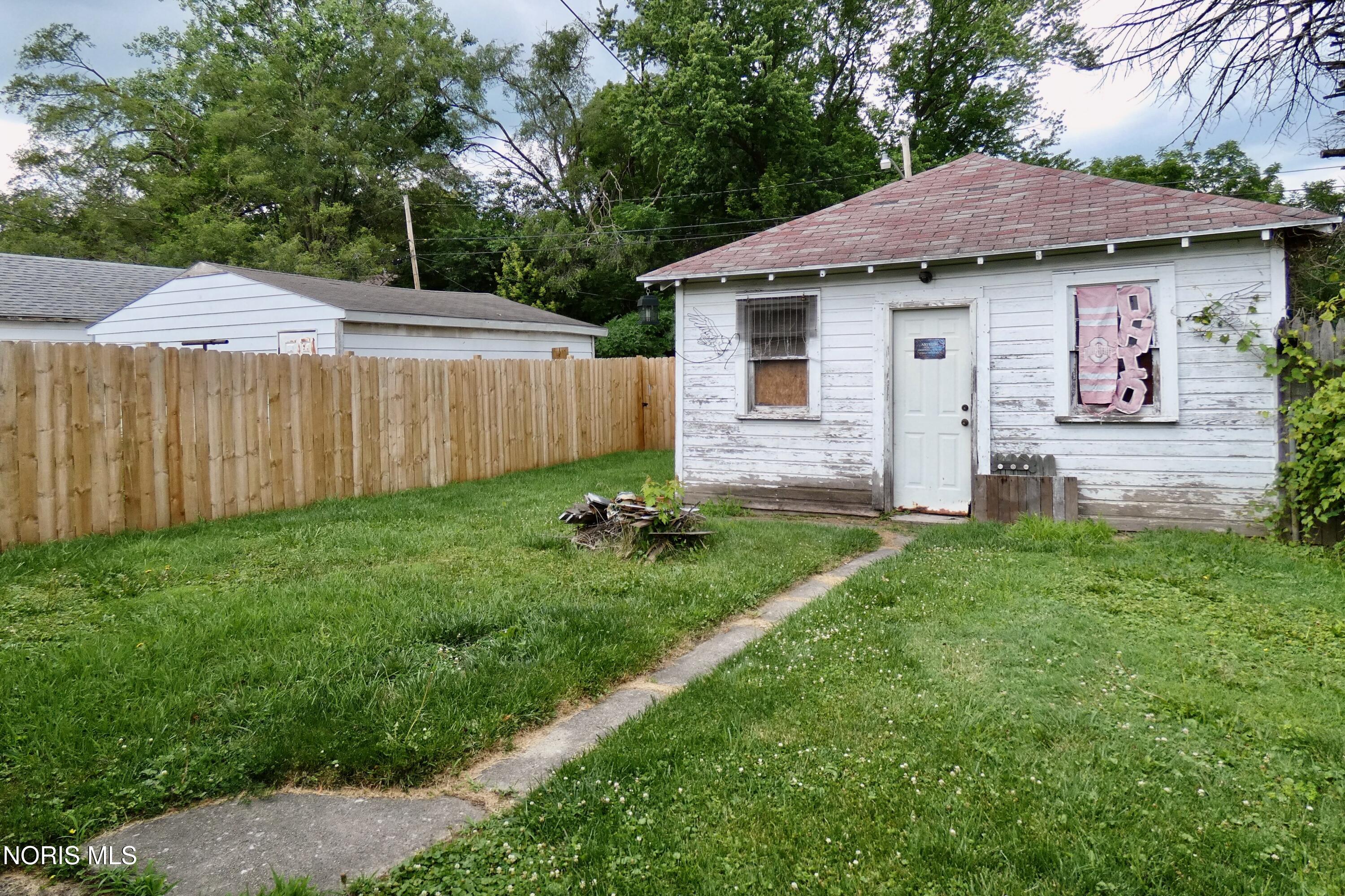 1506 South Avenue