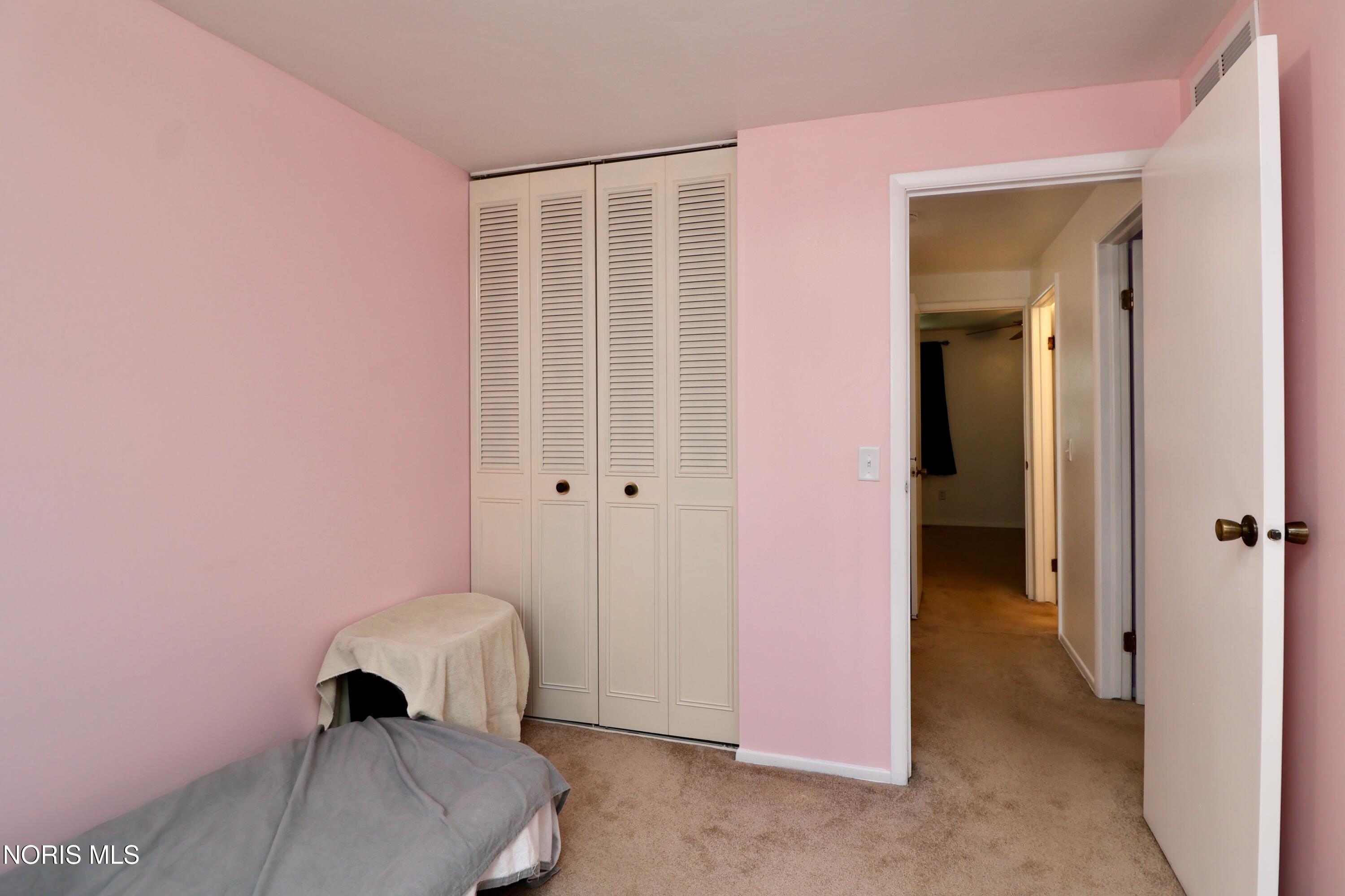 6044 N Summit Street, # 1b