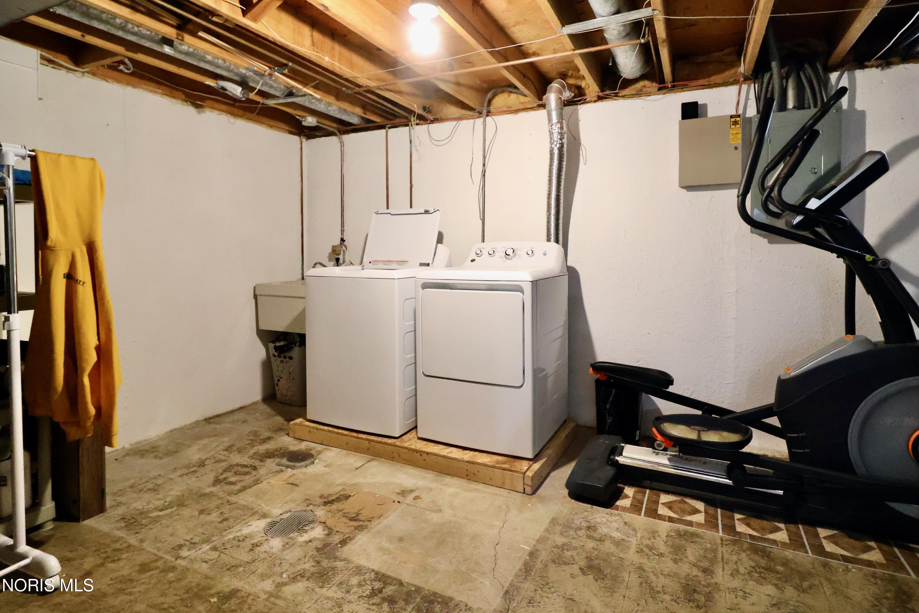 6044 N Summit Street, # 1b