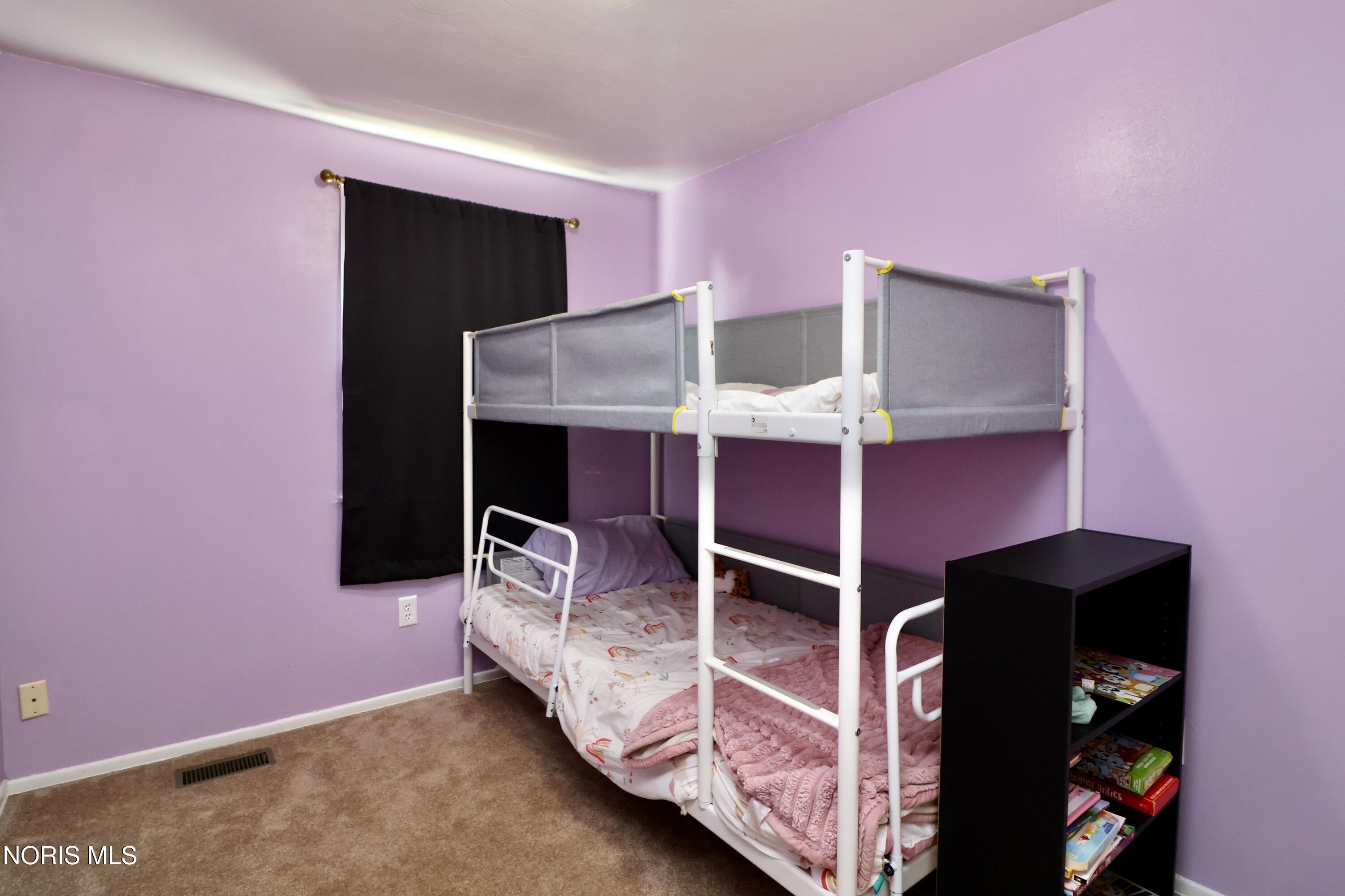 6044 N Summit Street, # 1b