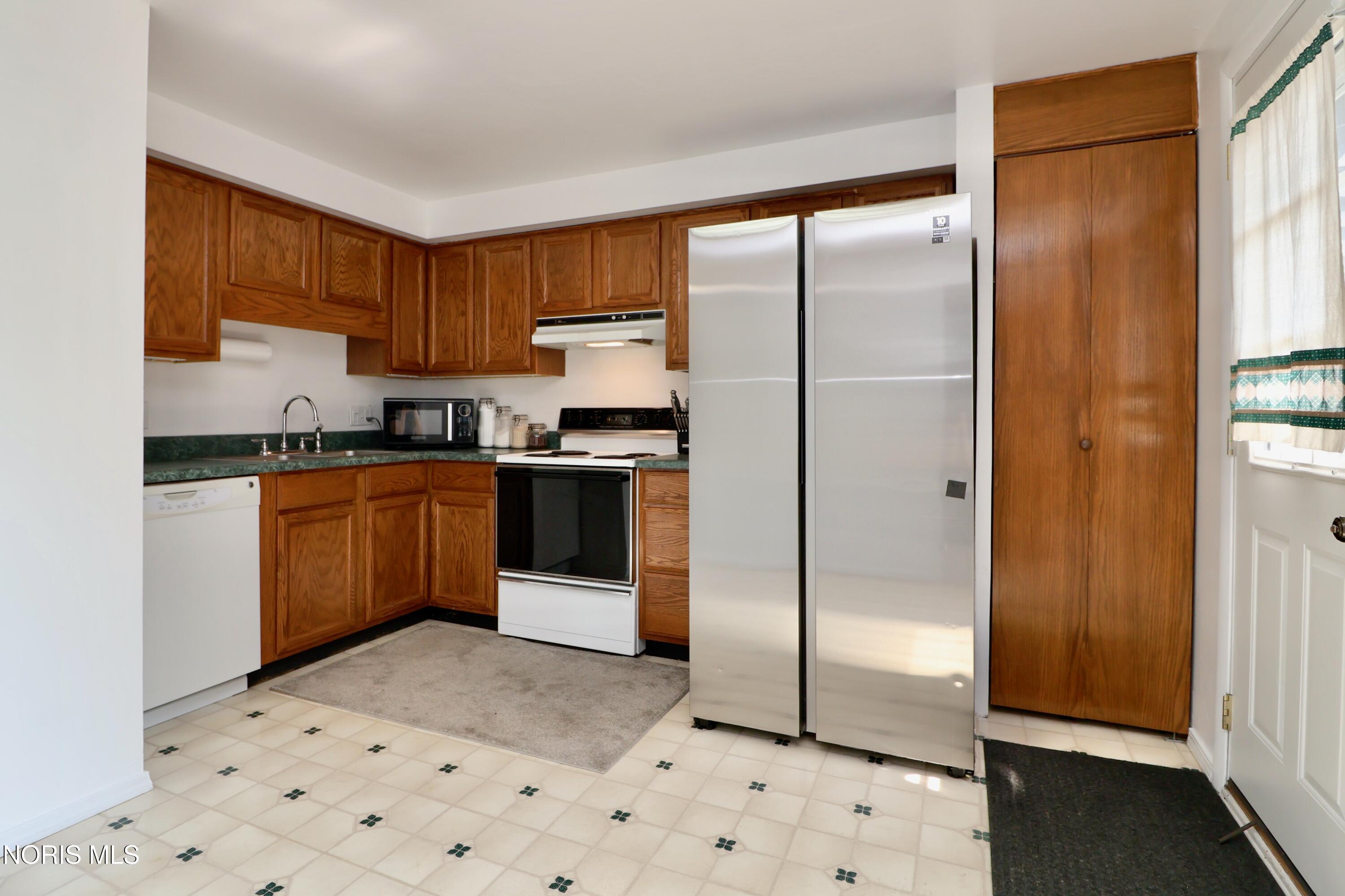 6044 N Summit Street, # 1b