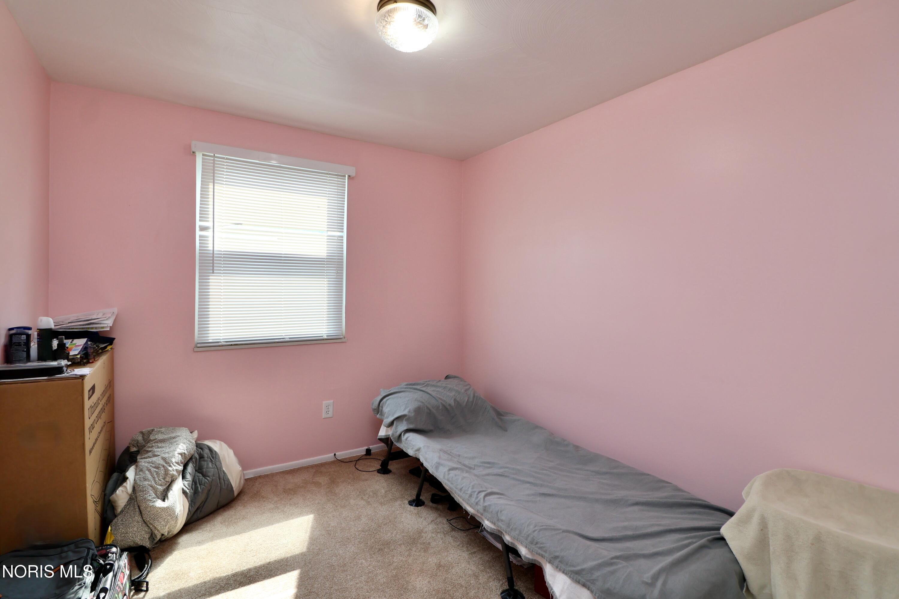 6044 N Summit Street, # 1b