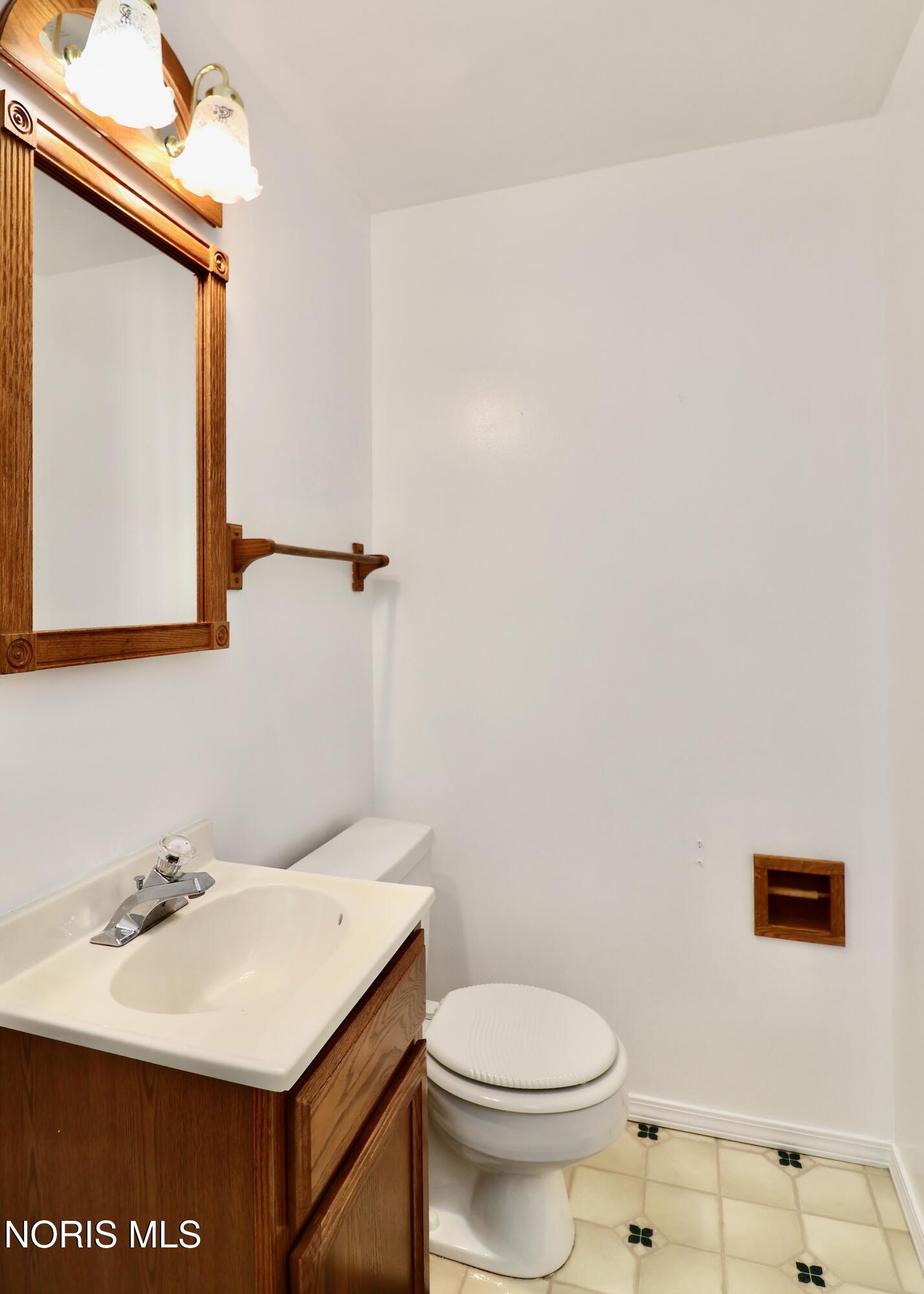 6044 N Summit Street, # 1b