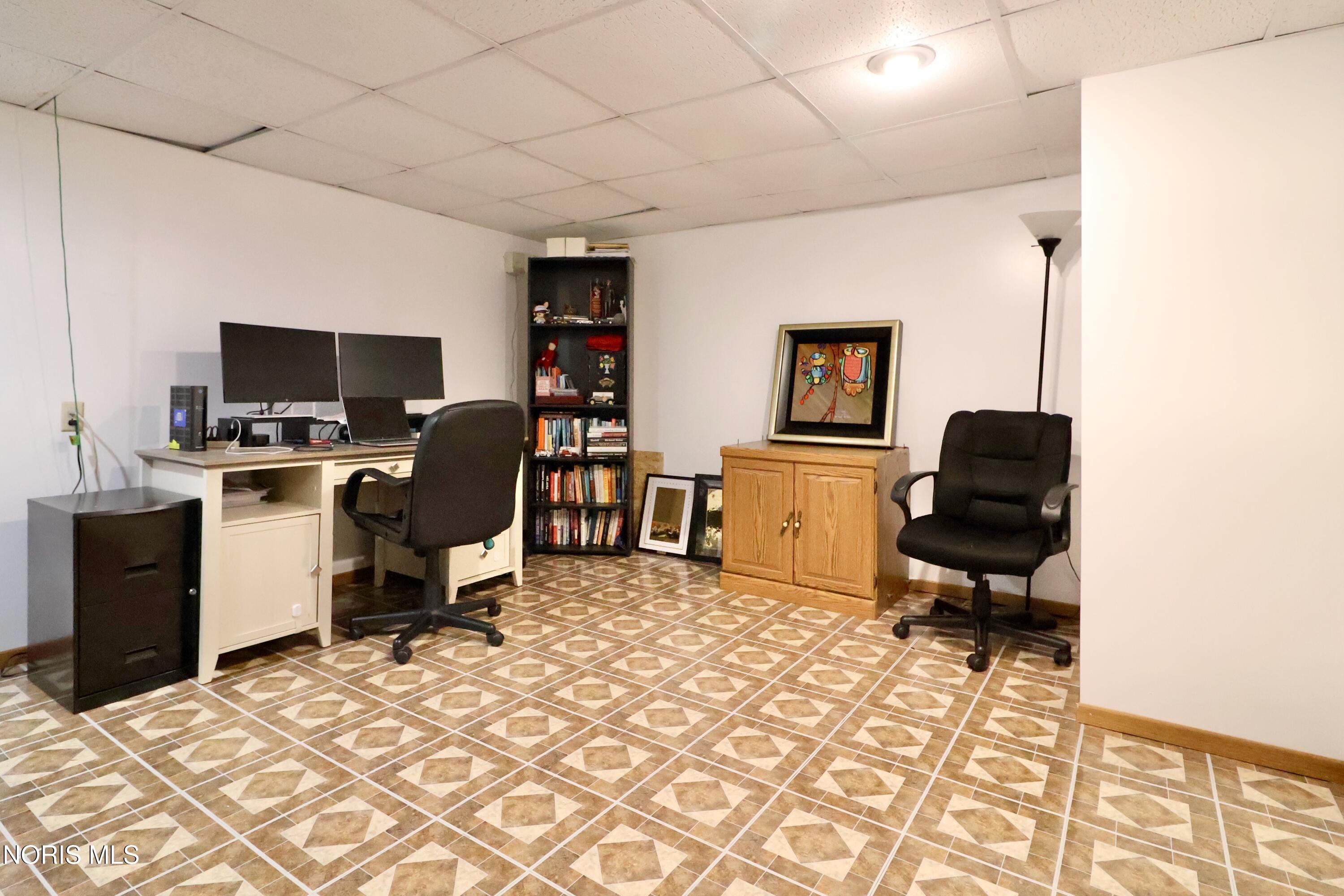 6044 N Summit Street, # 1b