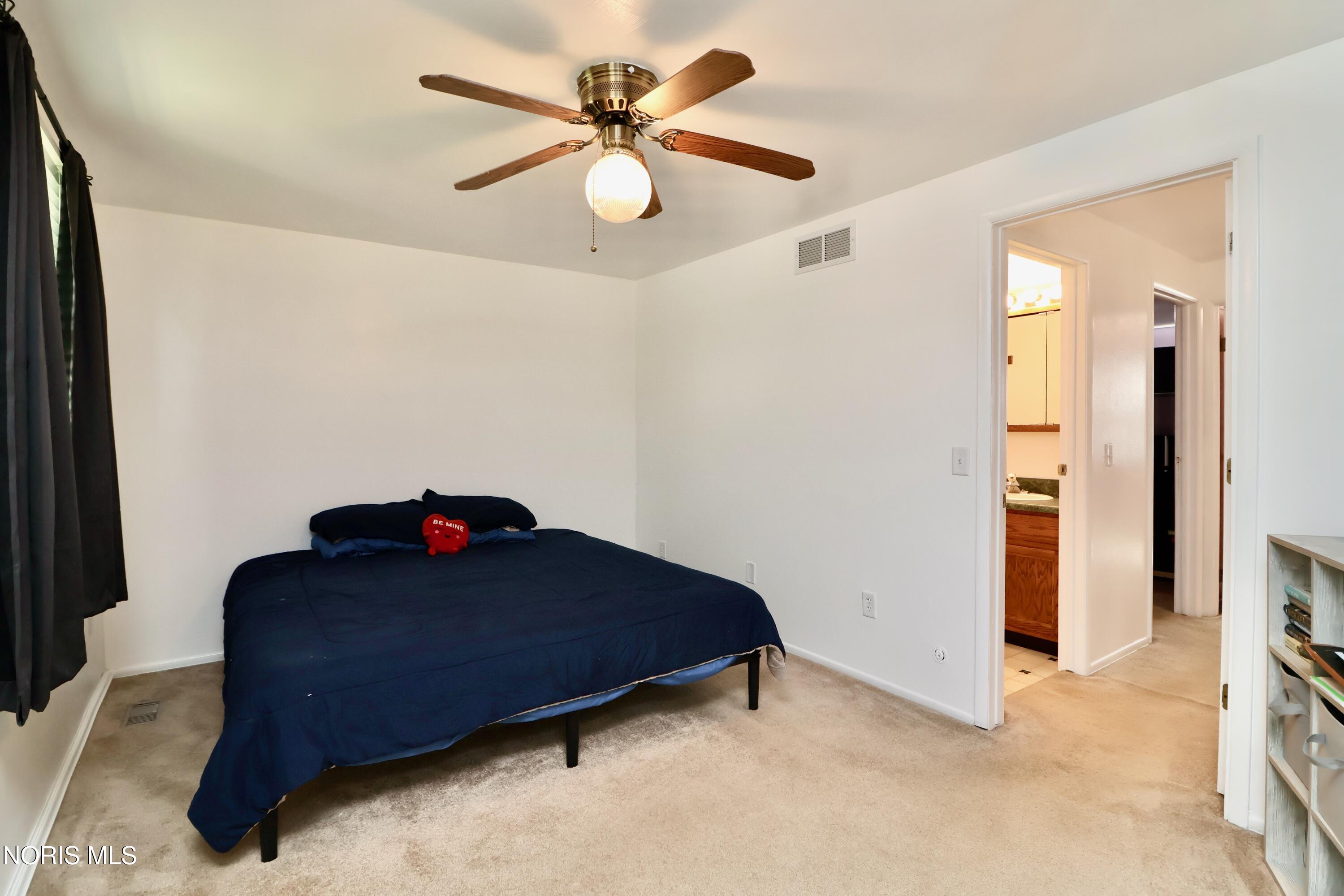 6044 N Summit Street, # 1b