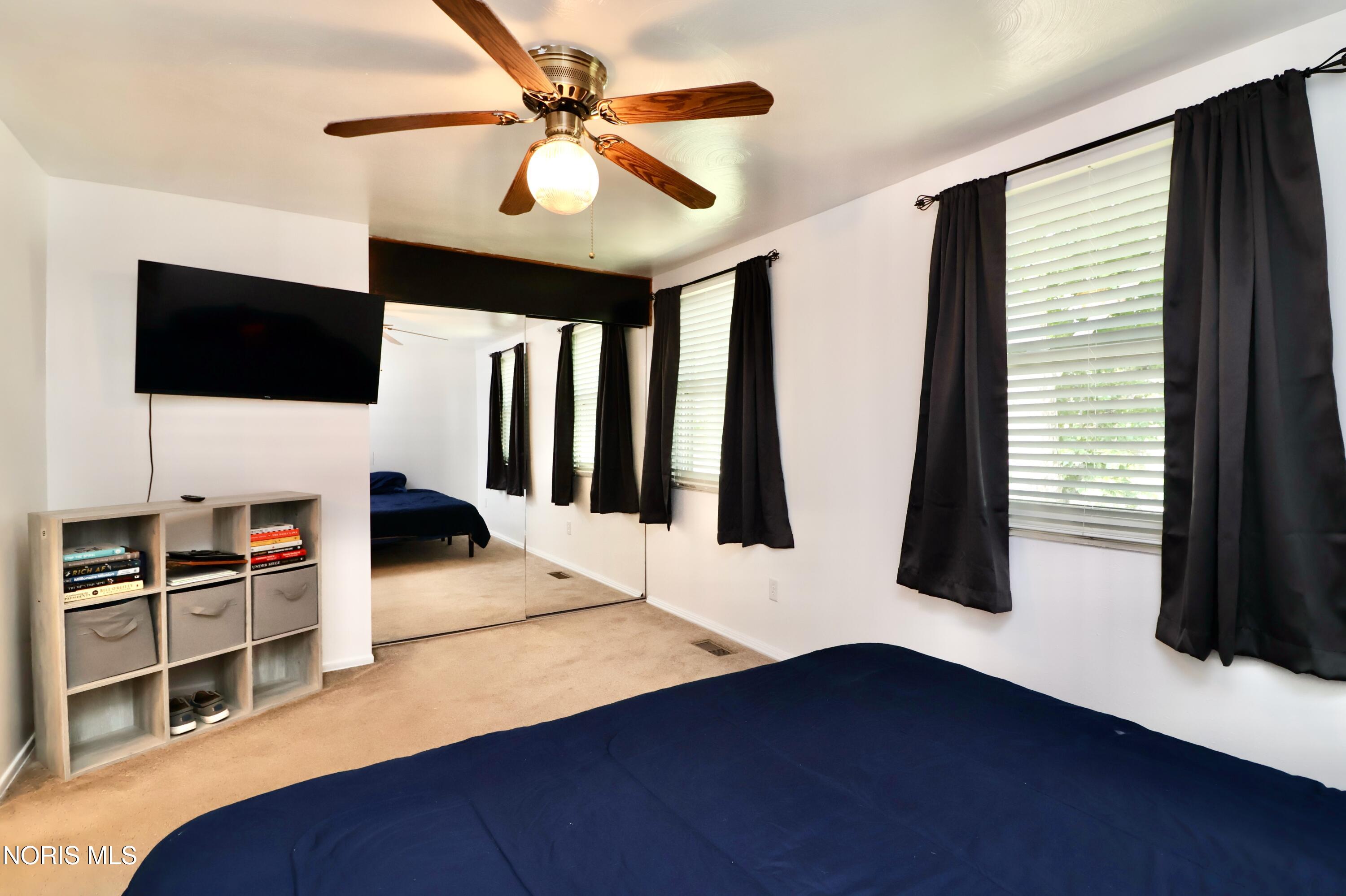6044 N Summit Street, # 1b