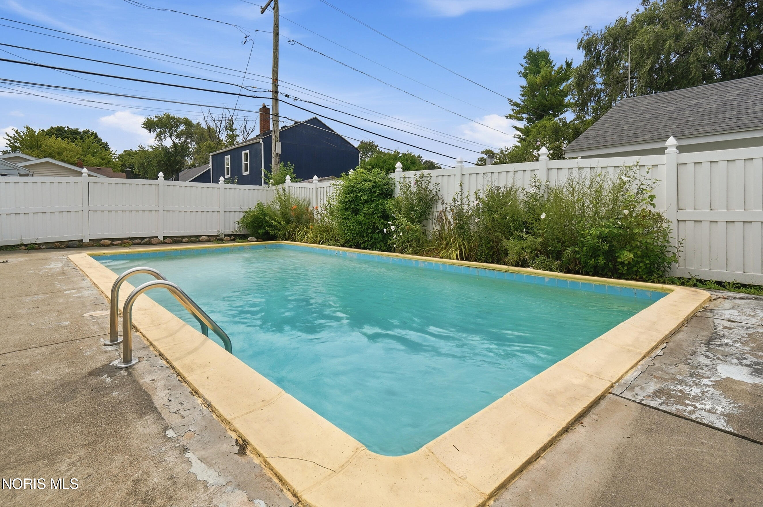 324 Sackett Street