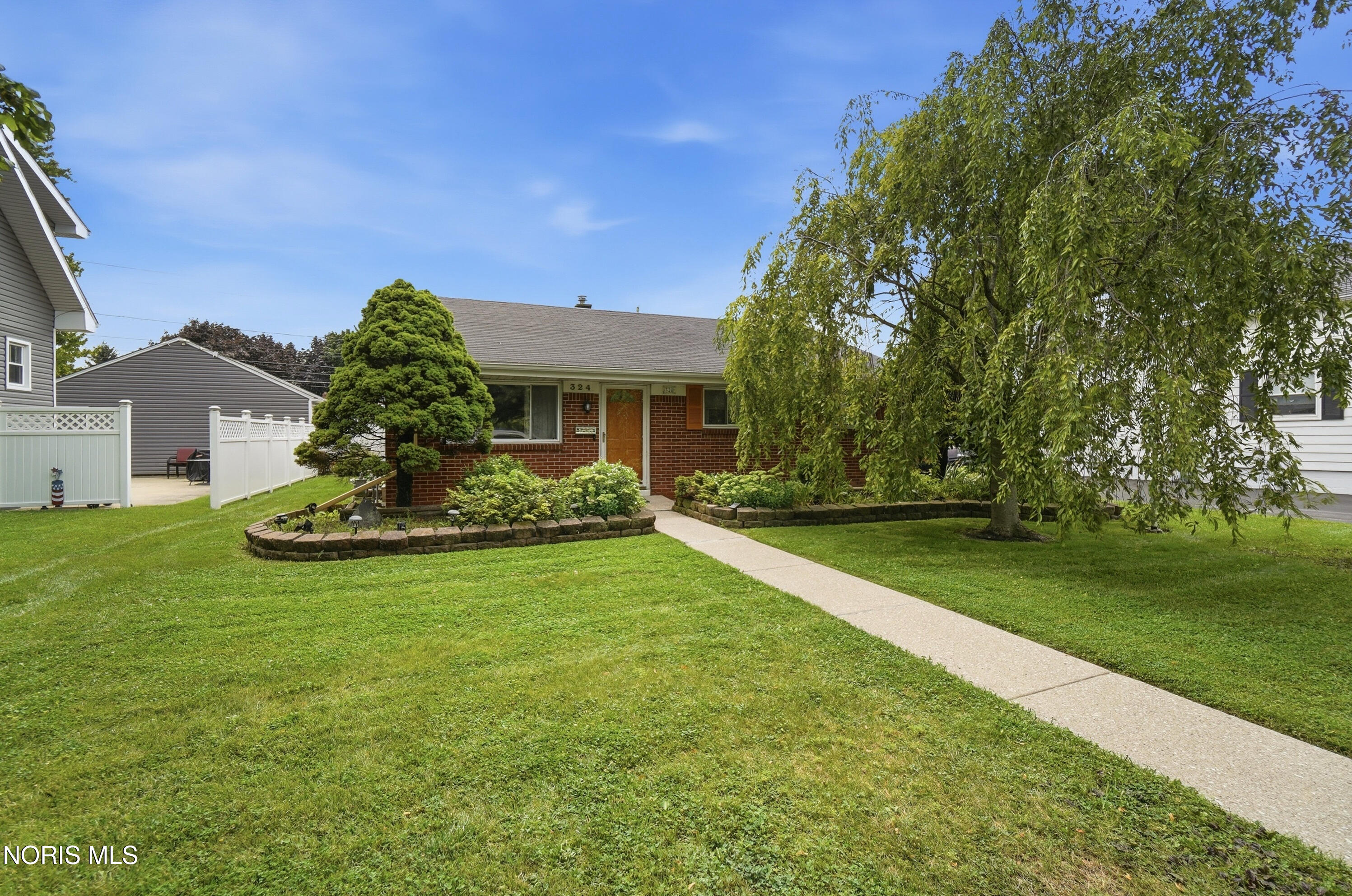 324 Sackett Street