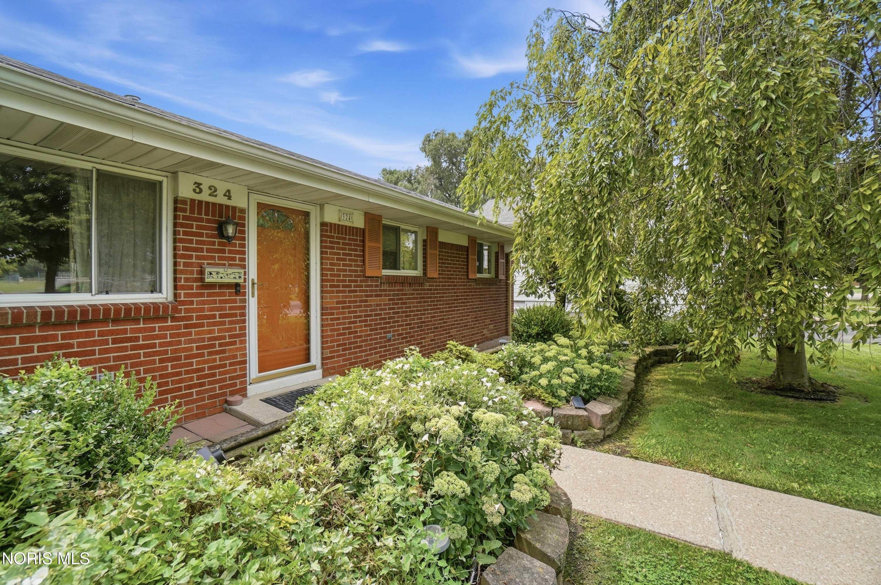324 Sackett Street