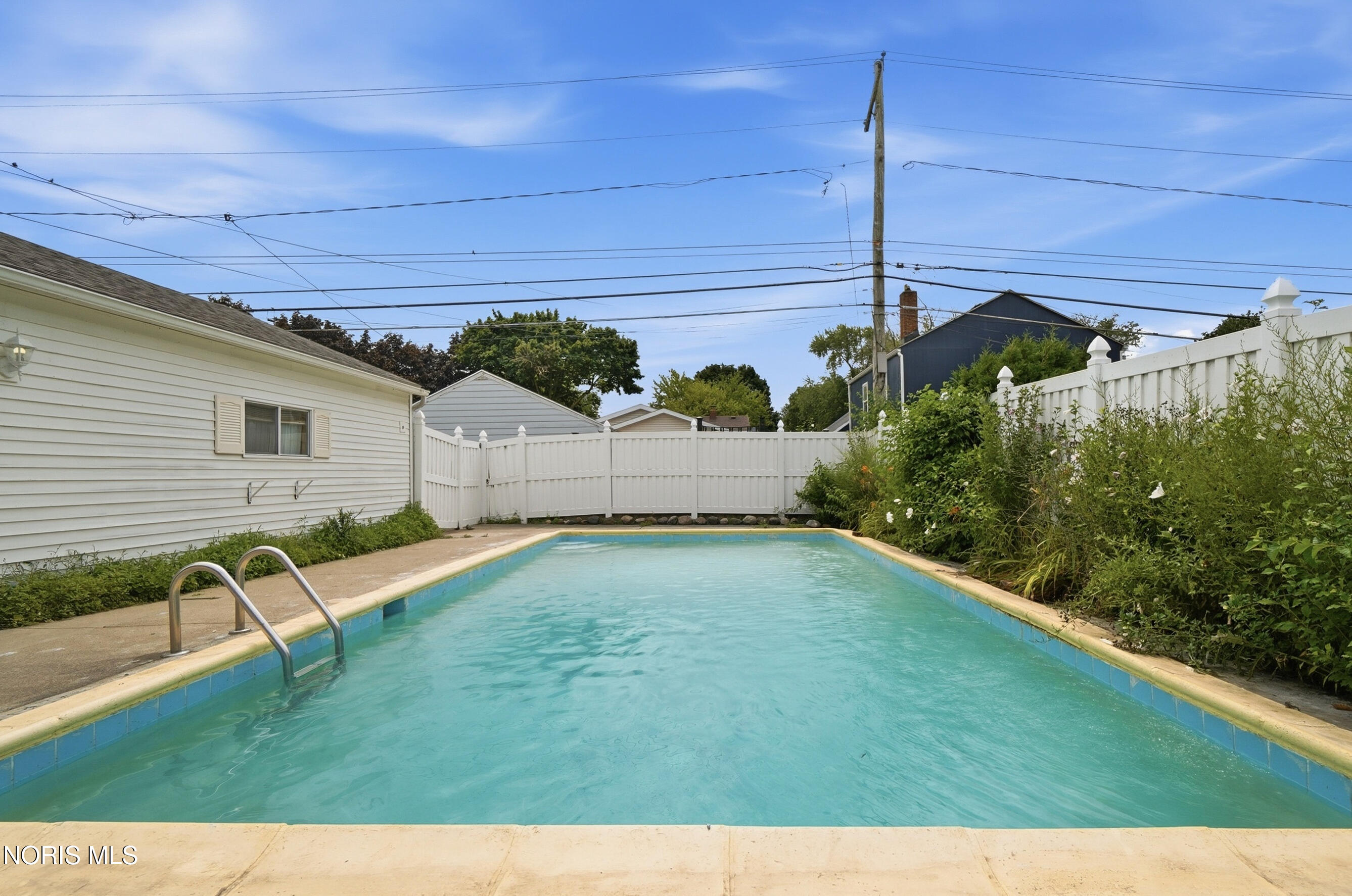 324 Sackett Street