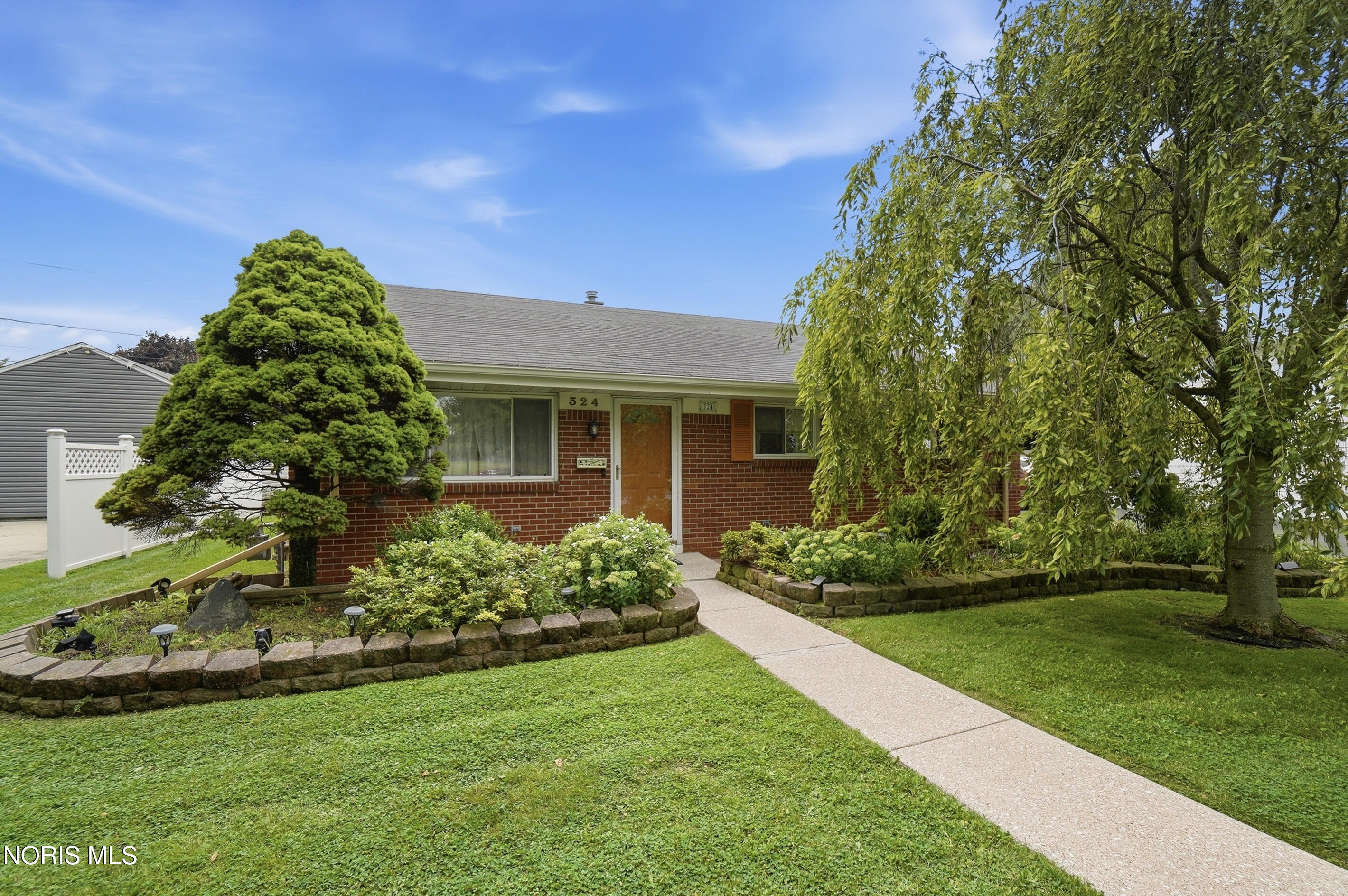 324 Sackett Street