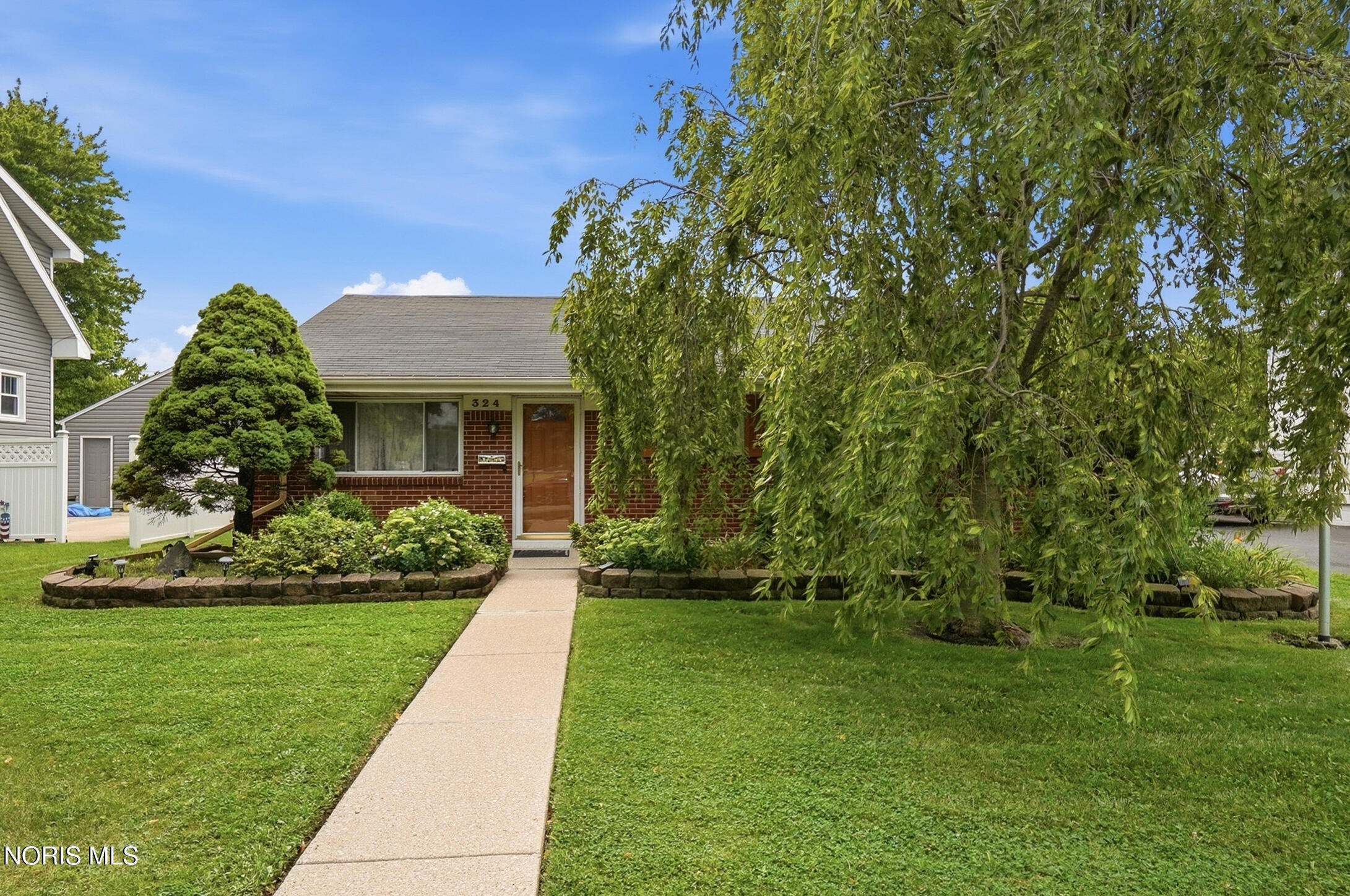 324 Sackett Street